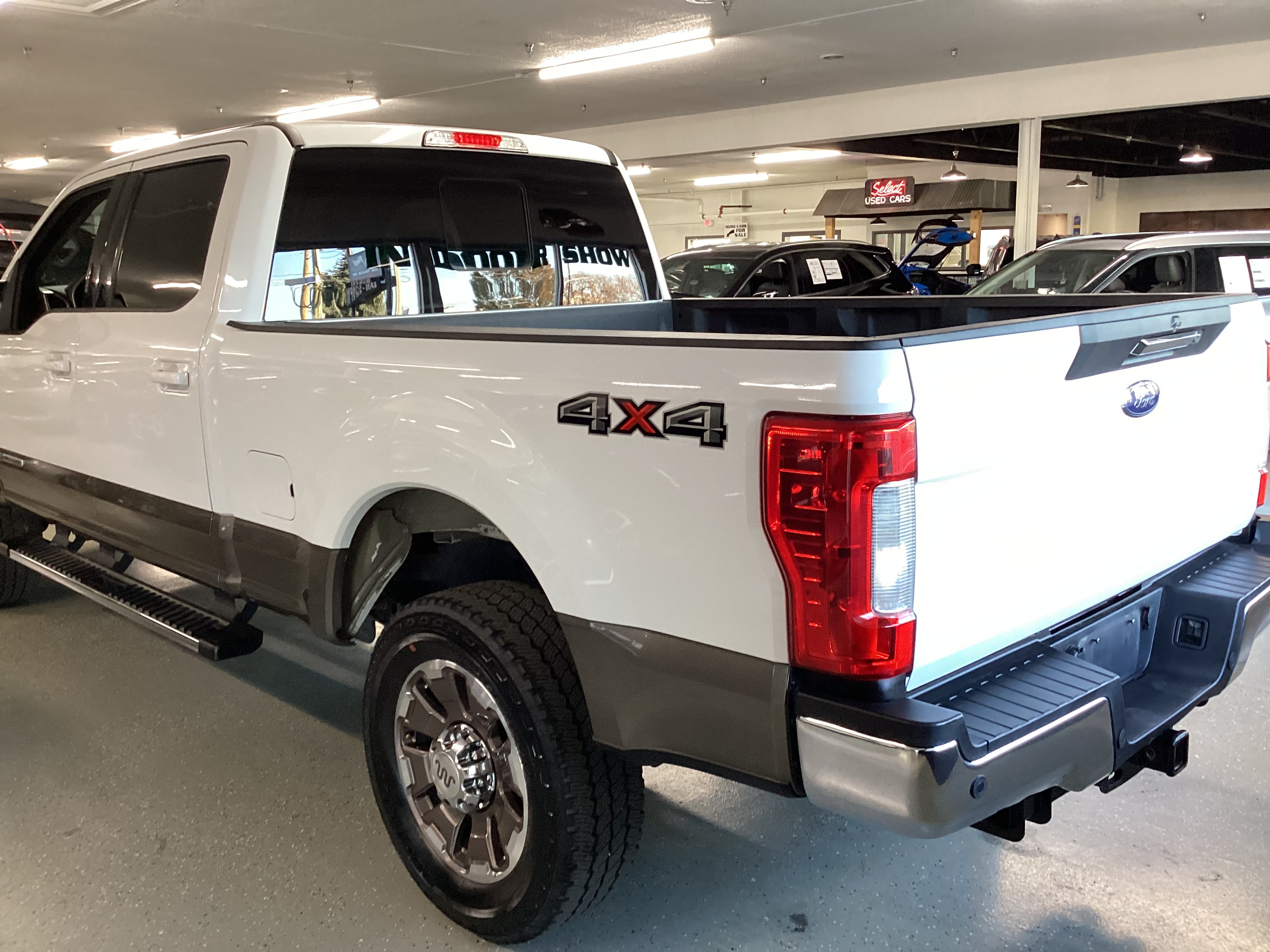 2019 FORD                      F-250                     Lariat Crew Cab 4WD - Image 2