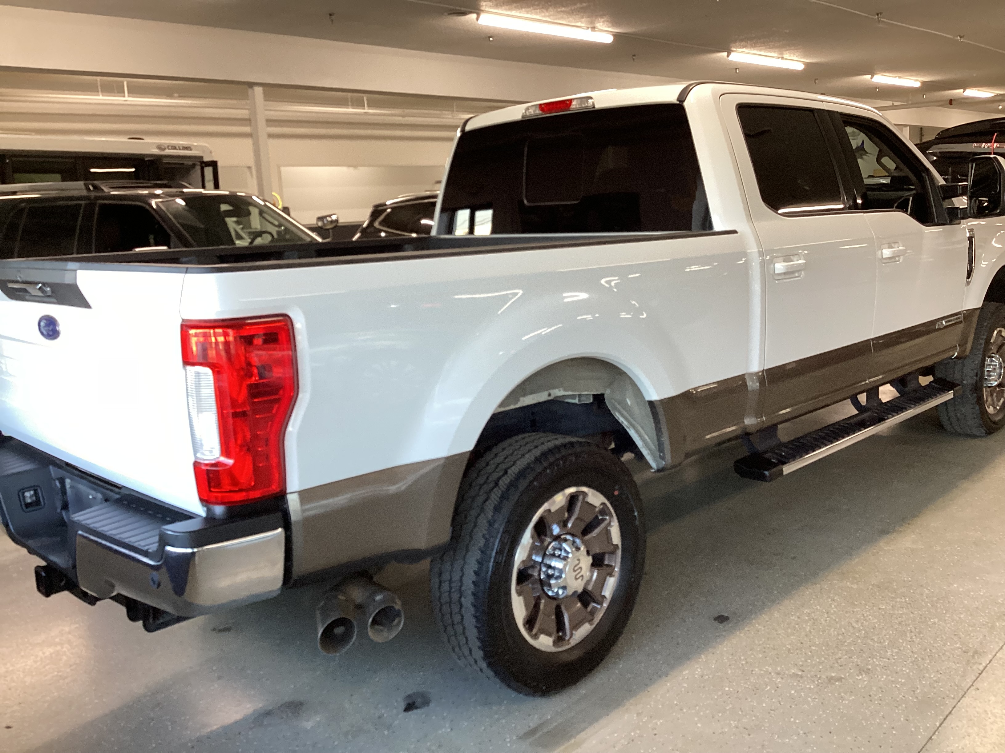 2019 FORD                      F-250                     Lariat Crew Cab 4WD - Image 3