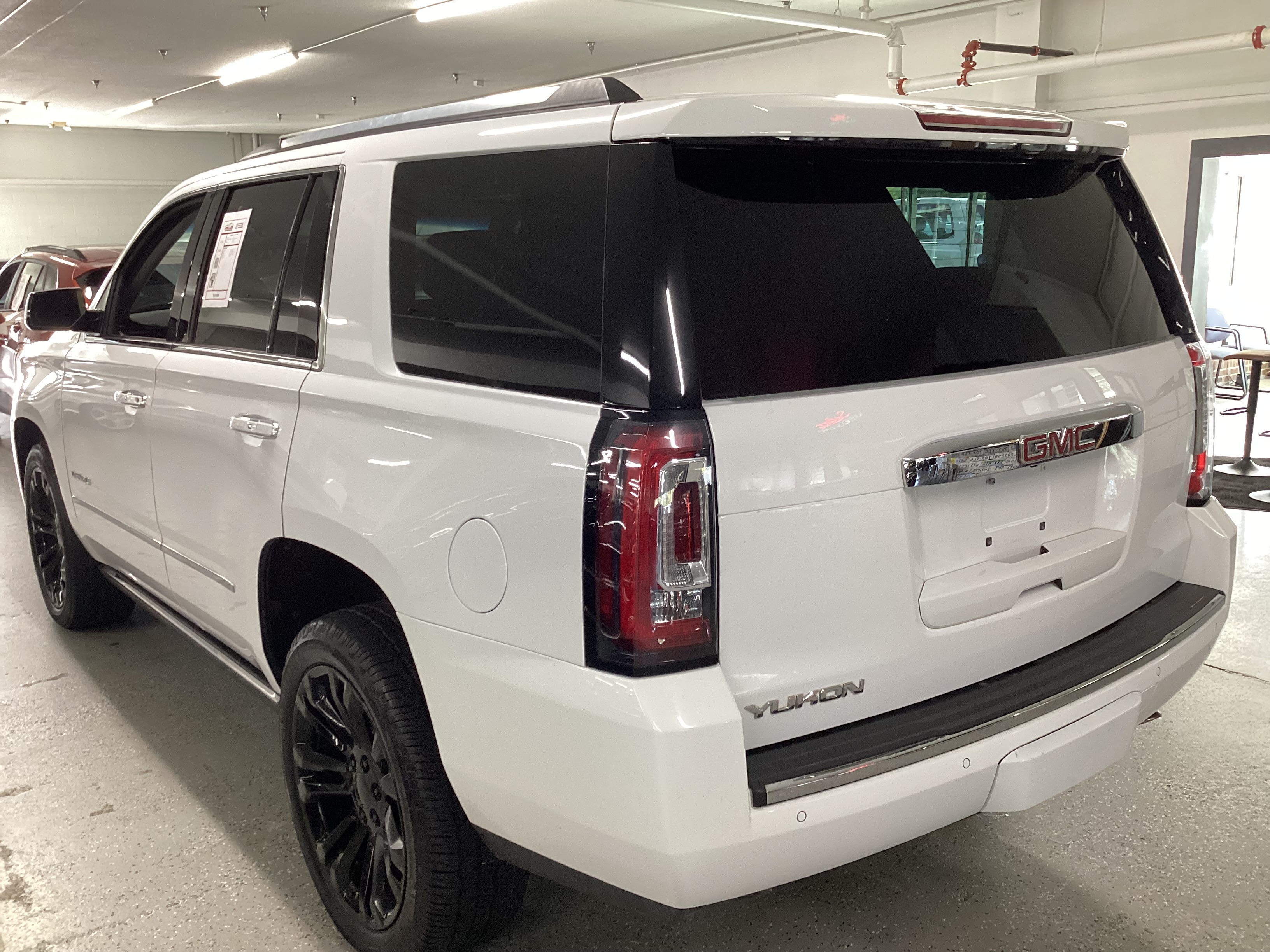 2020 GMC Yukon Denali 4WD - Image 2