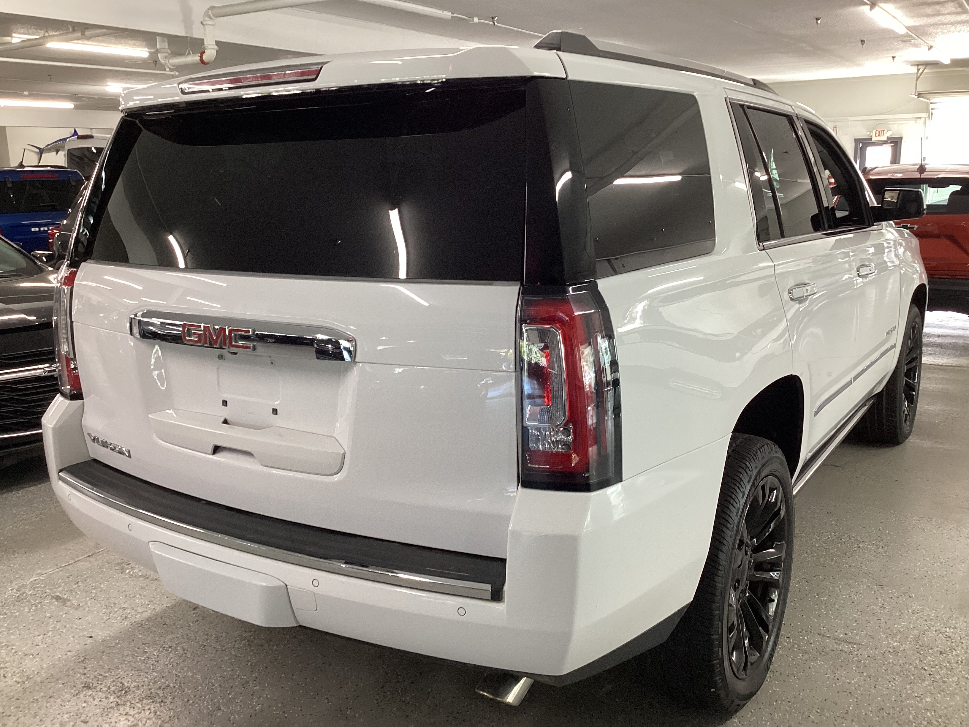 2020 GMC Yukon Denali 4WD - Image 3