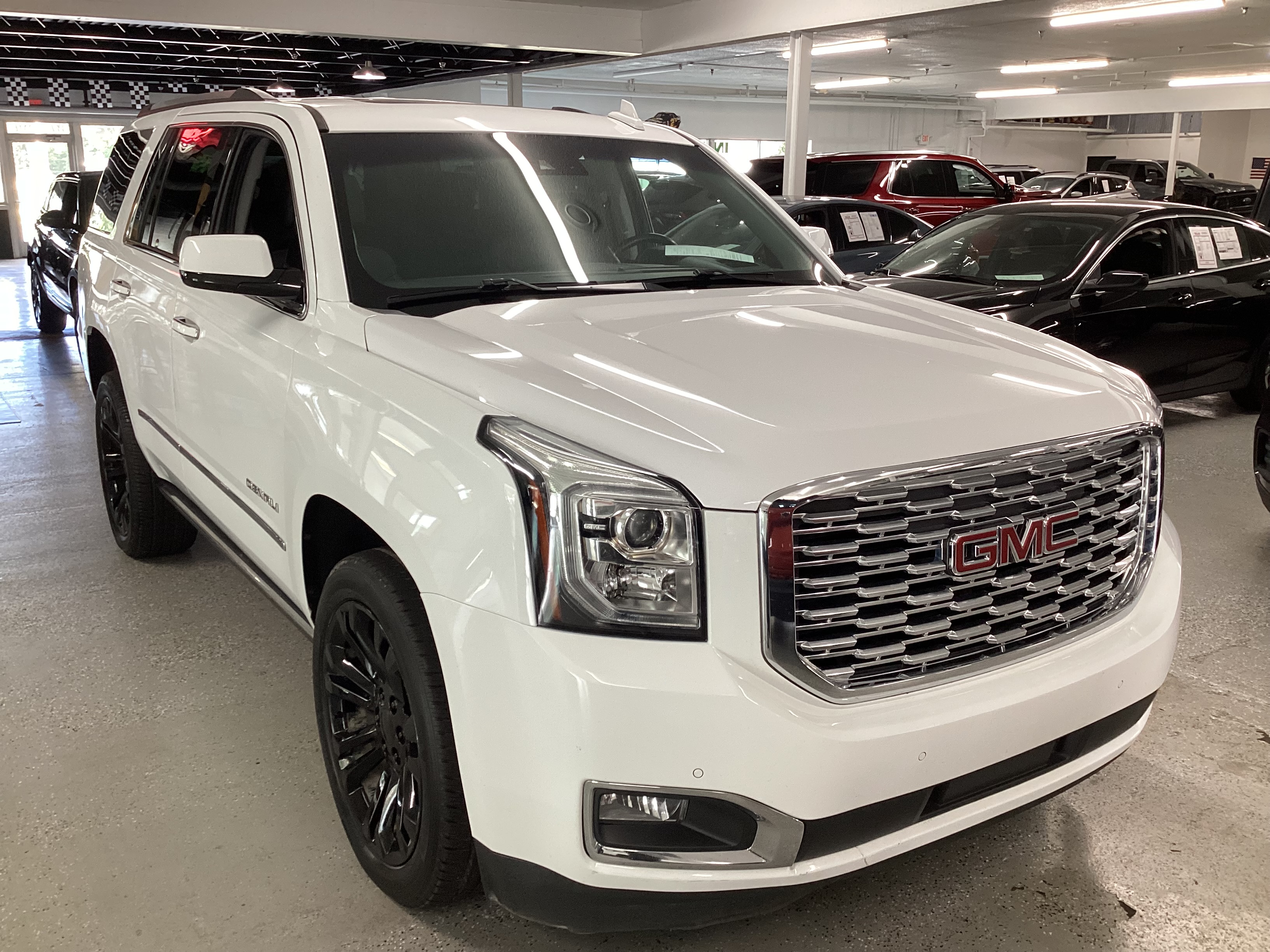 2020 GMC Yukon Denali 4WD - Image 4