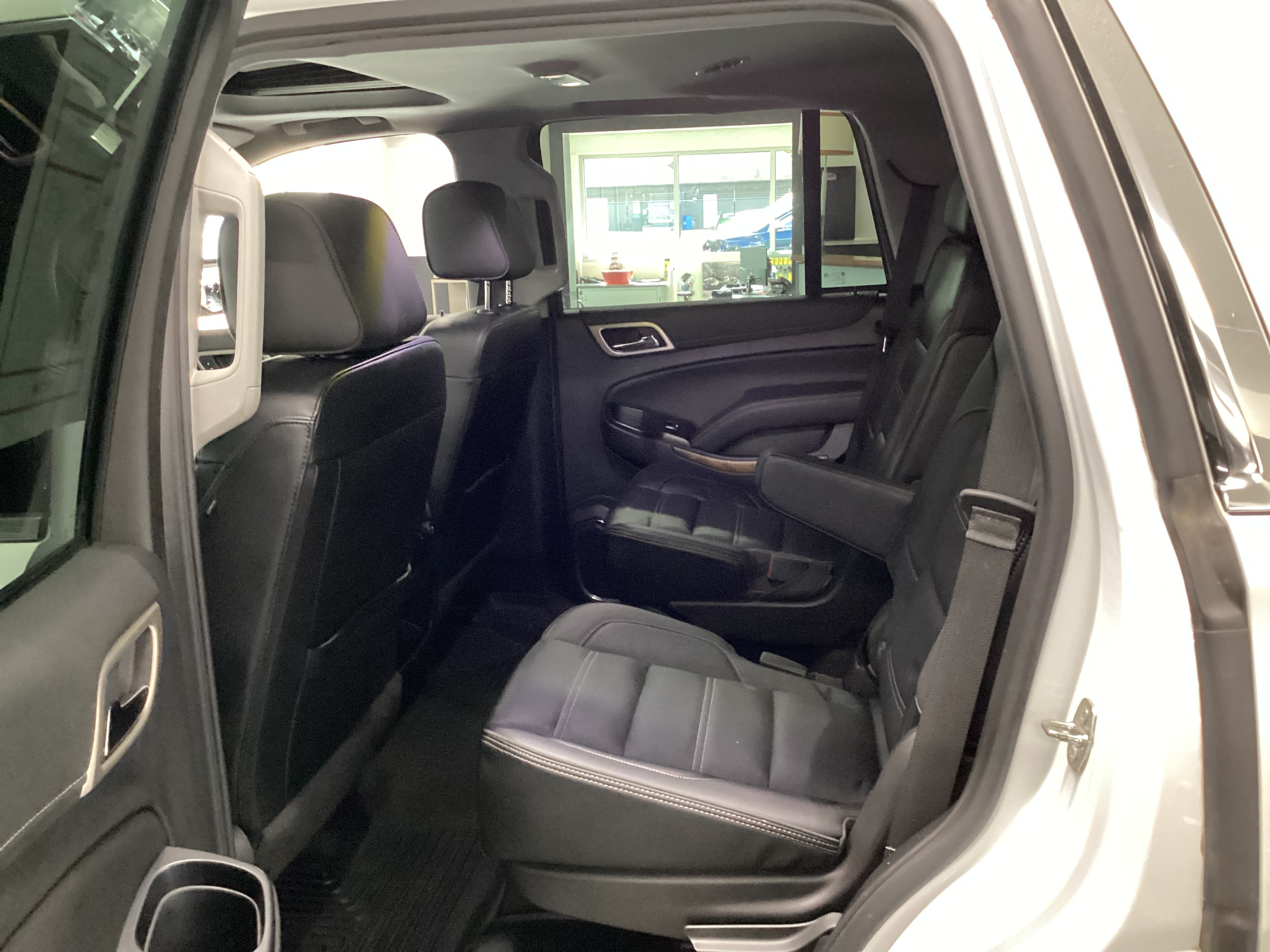 2020 GMC Yukon Denali 4WD - Image 6