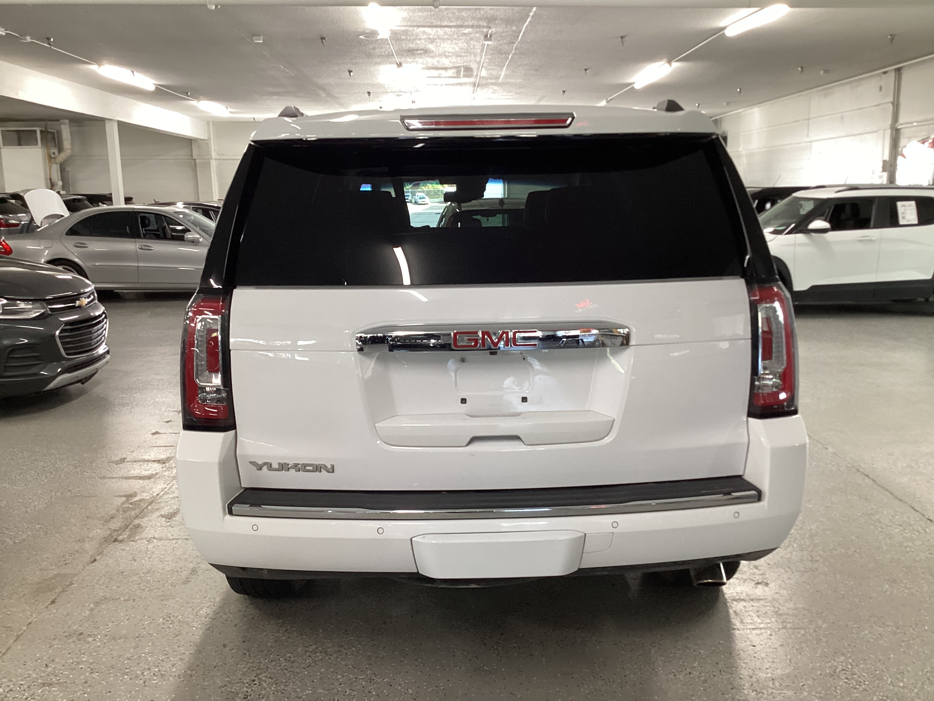 2020 GMC Yukon Denali 4WD - Image 13