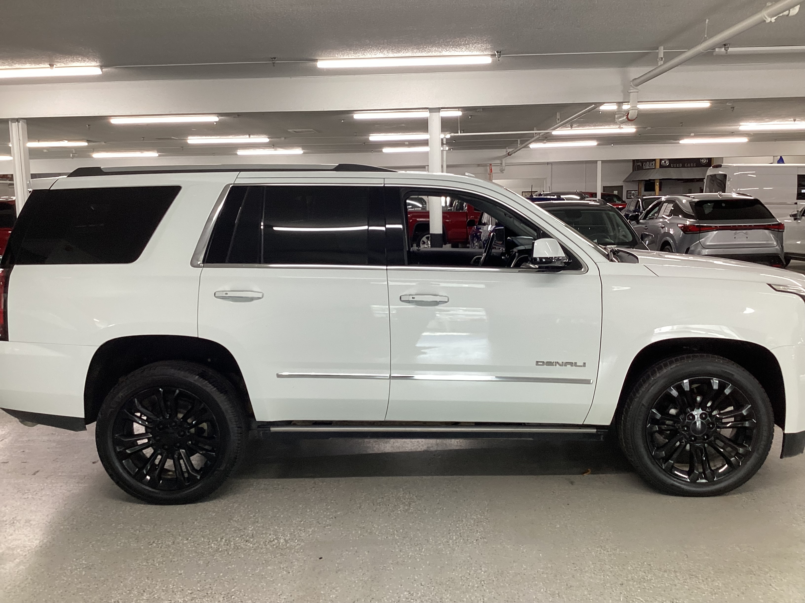 2020 GMC Yukon Denali 4WD - Image 14