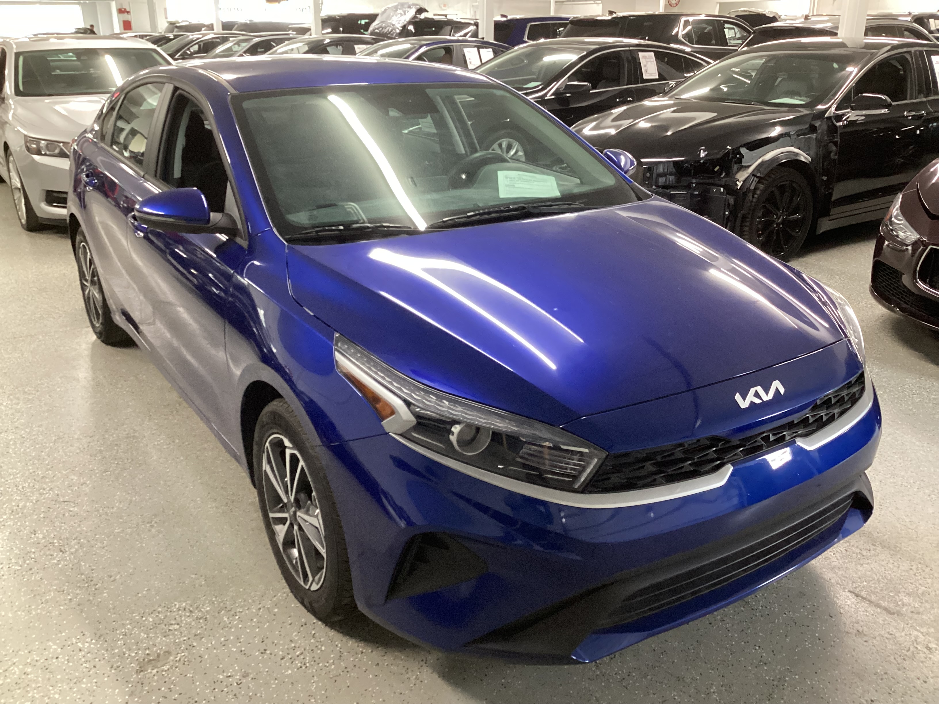 2022 KIA Forte LXS - Image 4