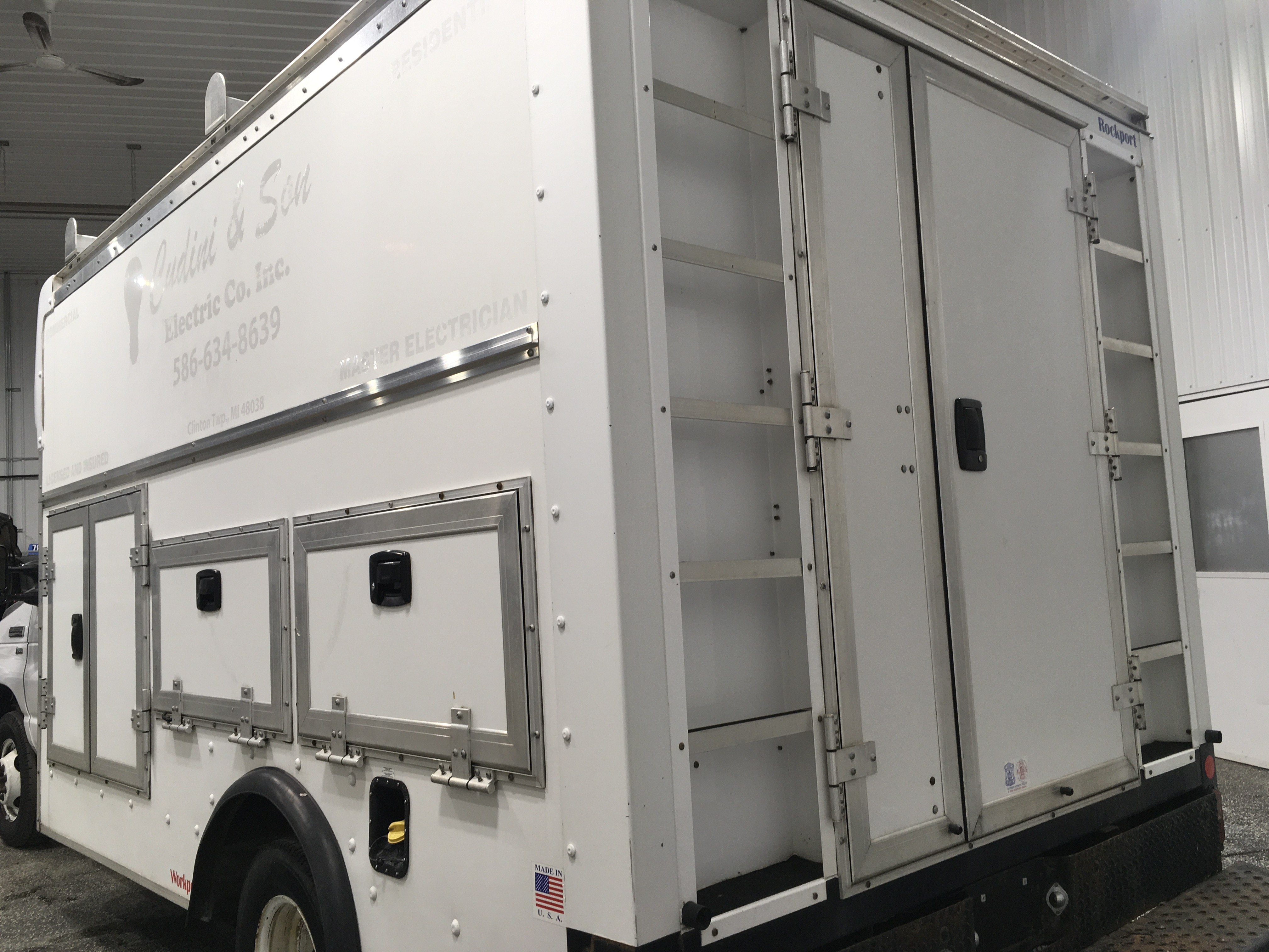 2019 FORD E-350 Work Van - Image 3