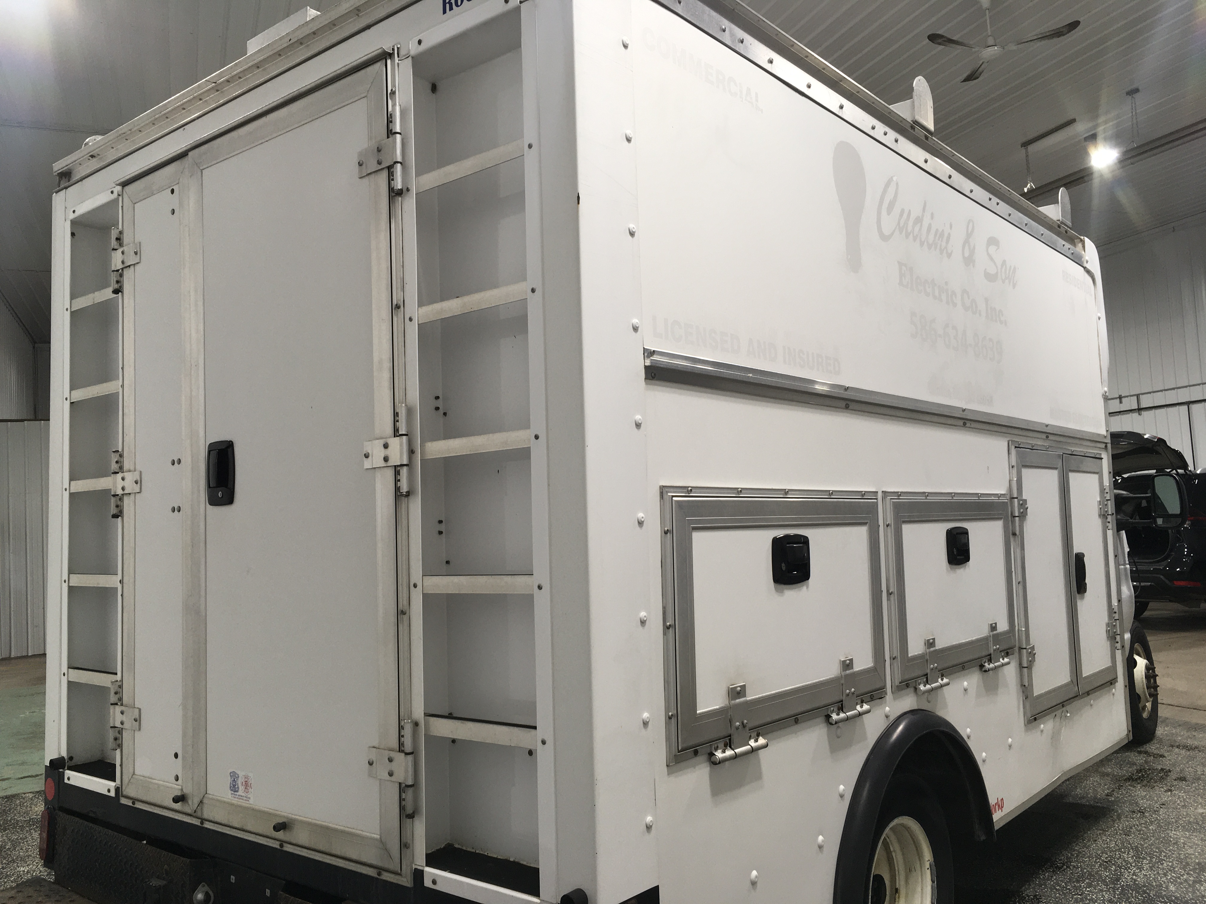 2019 FORD E-350 Work Van - Image 4