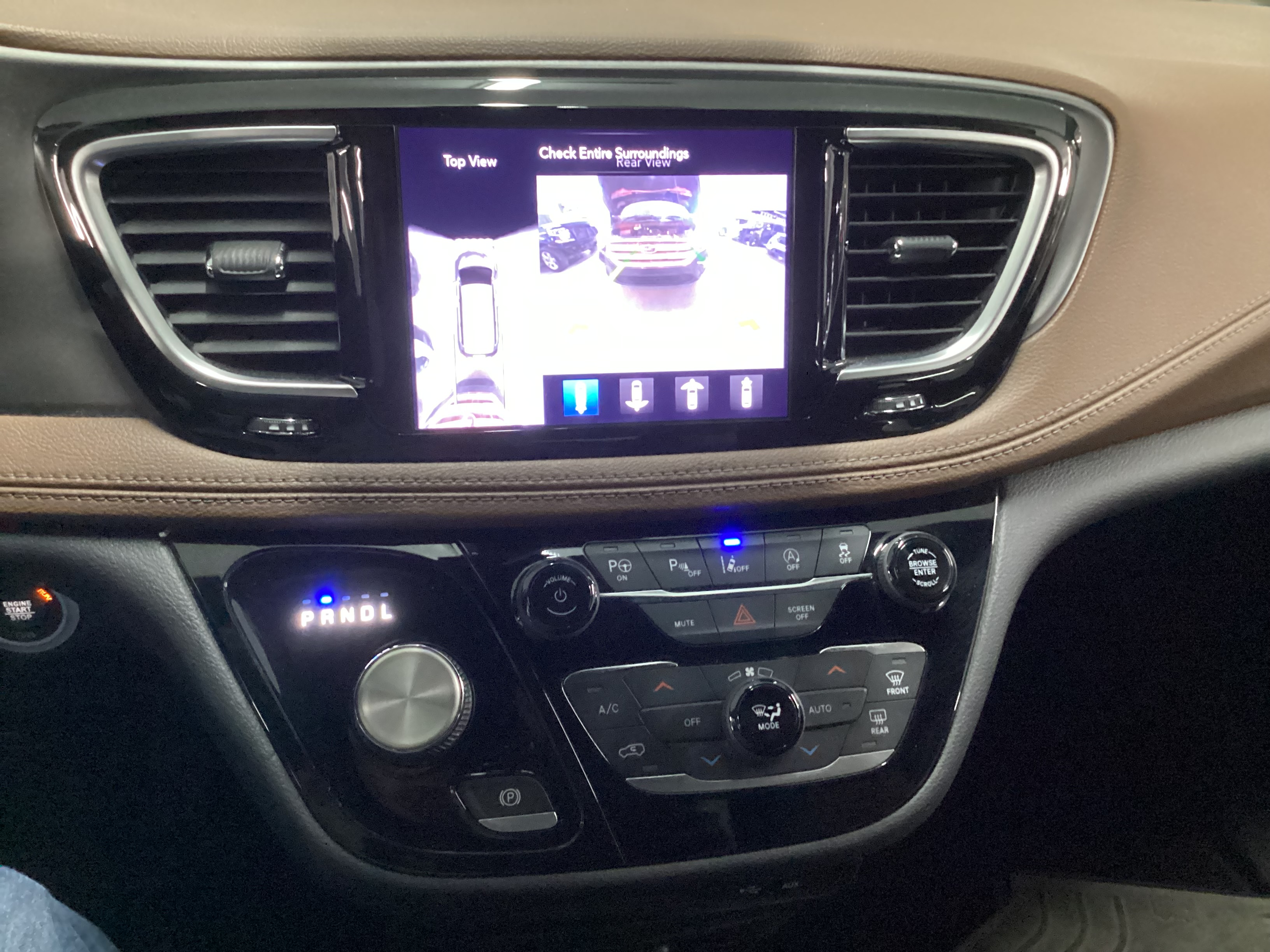2020 CHRYSLER Pacifica Limited - Image 12