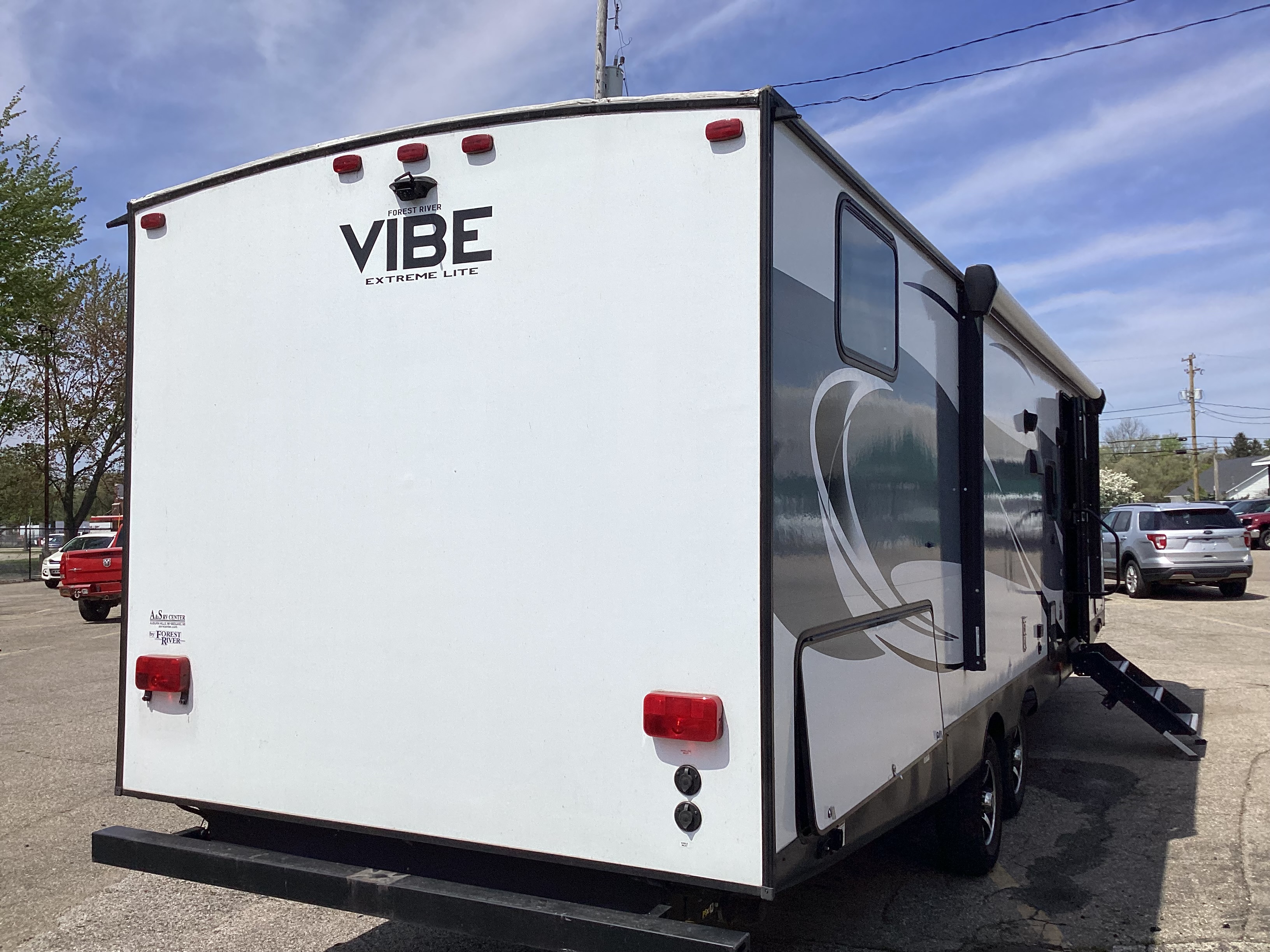 2019 FOREST RIVER Vibe Extreme Lite 287 QBS - Image 3