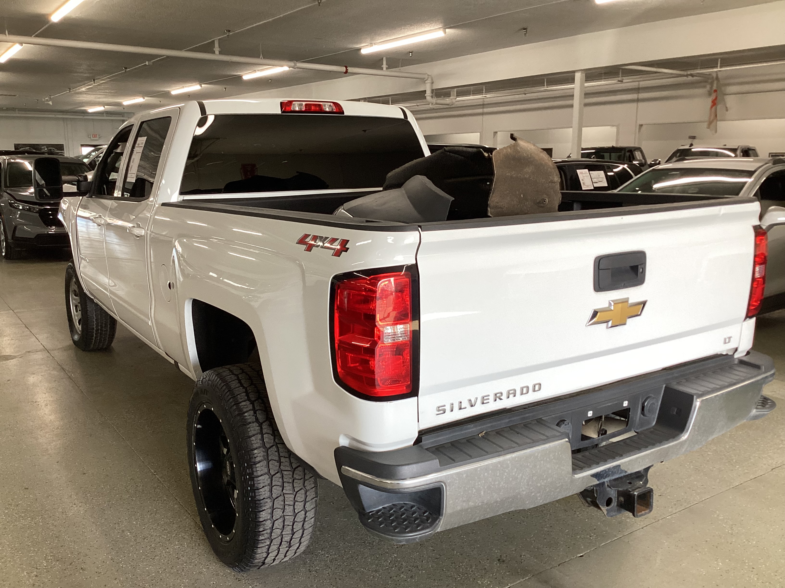 2018 CHEVROLET Silverado 2500HD LT Crew Cab - Image 2