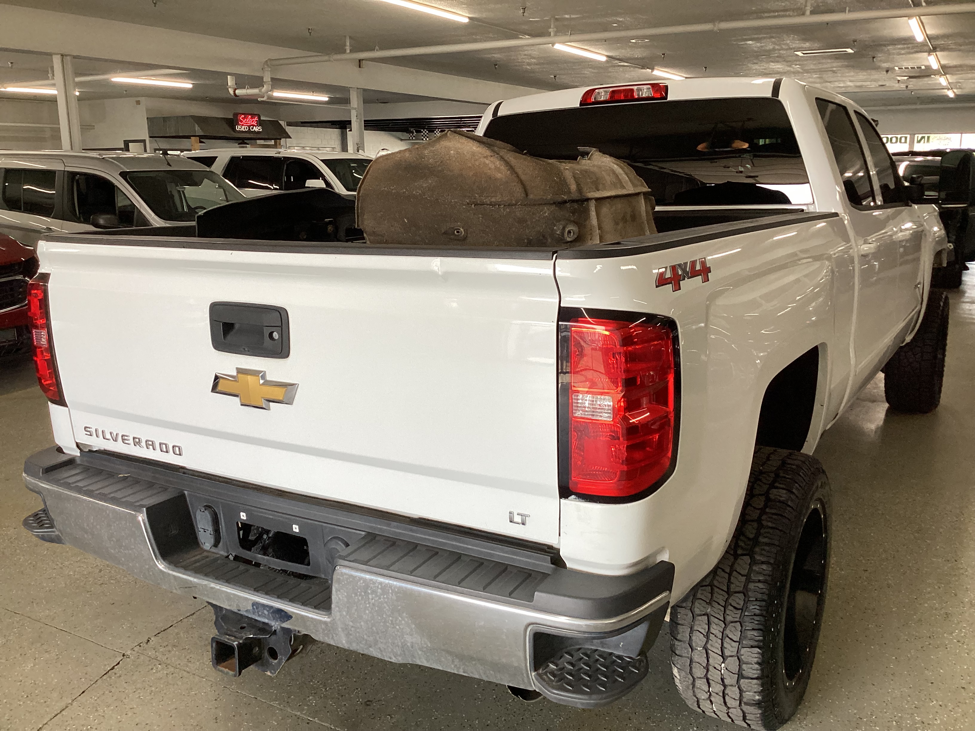 2018 CHEVROLET Silverado 2500HD LT Crew Cab - Image 3
