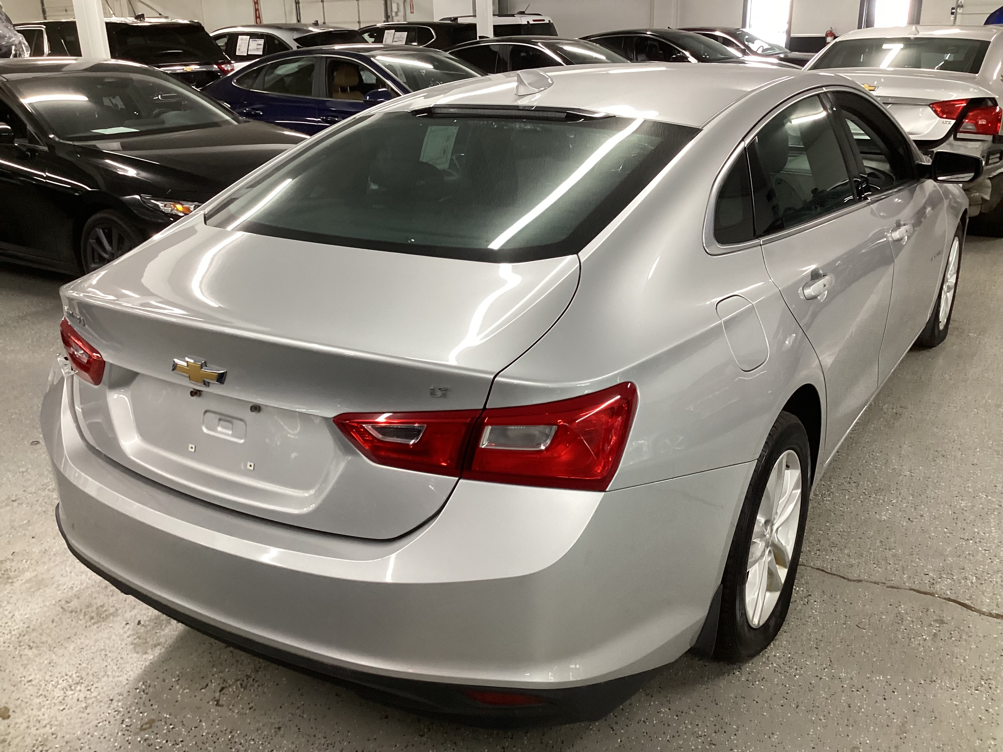 2017 CHEVROLET Malibu 1LT - Image 3