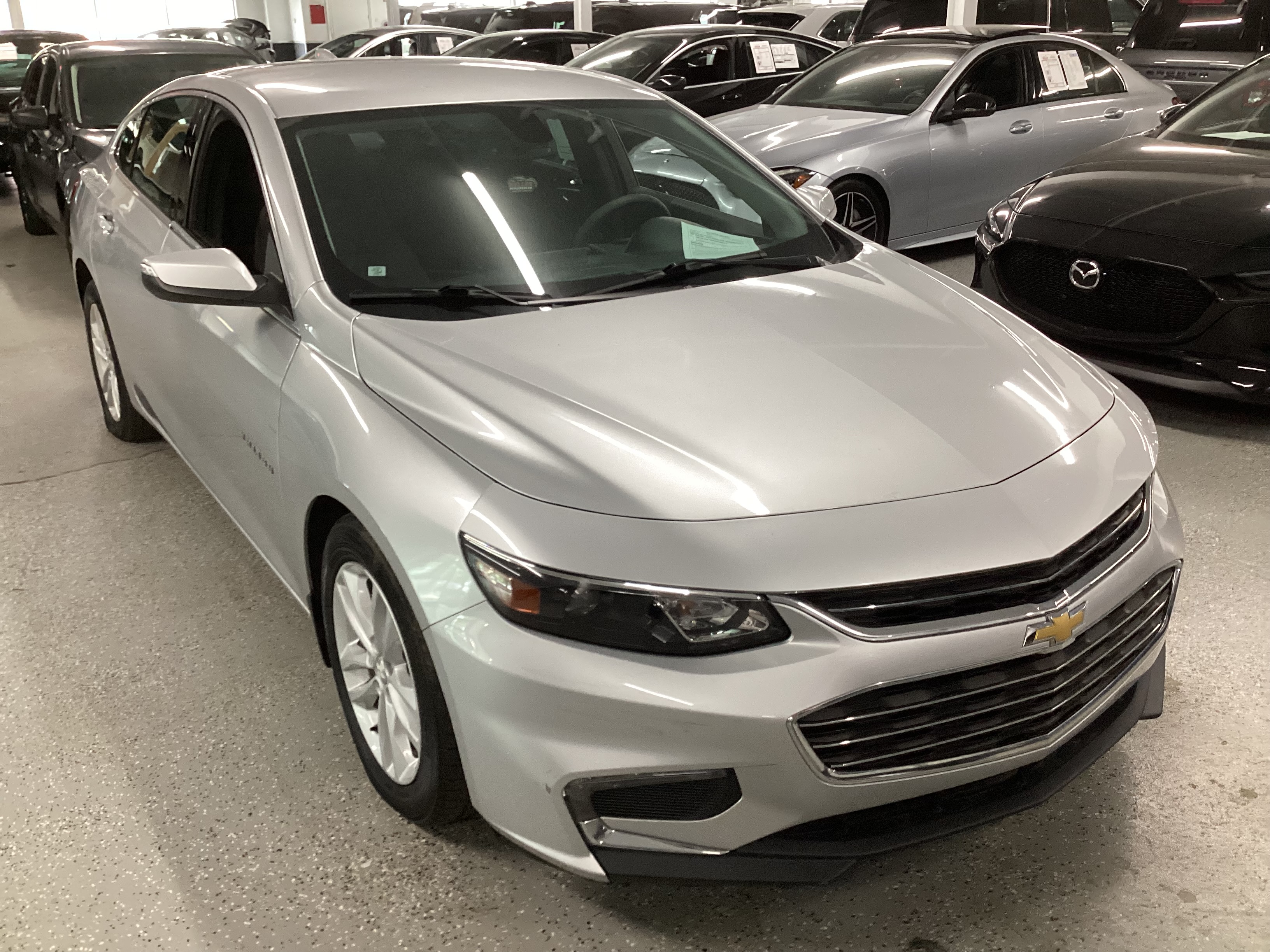 2017 CHEVROLET Malibu 1LT - Image 4