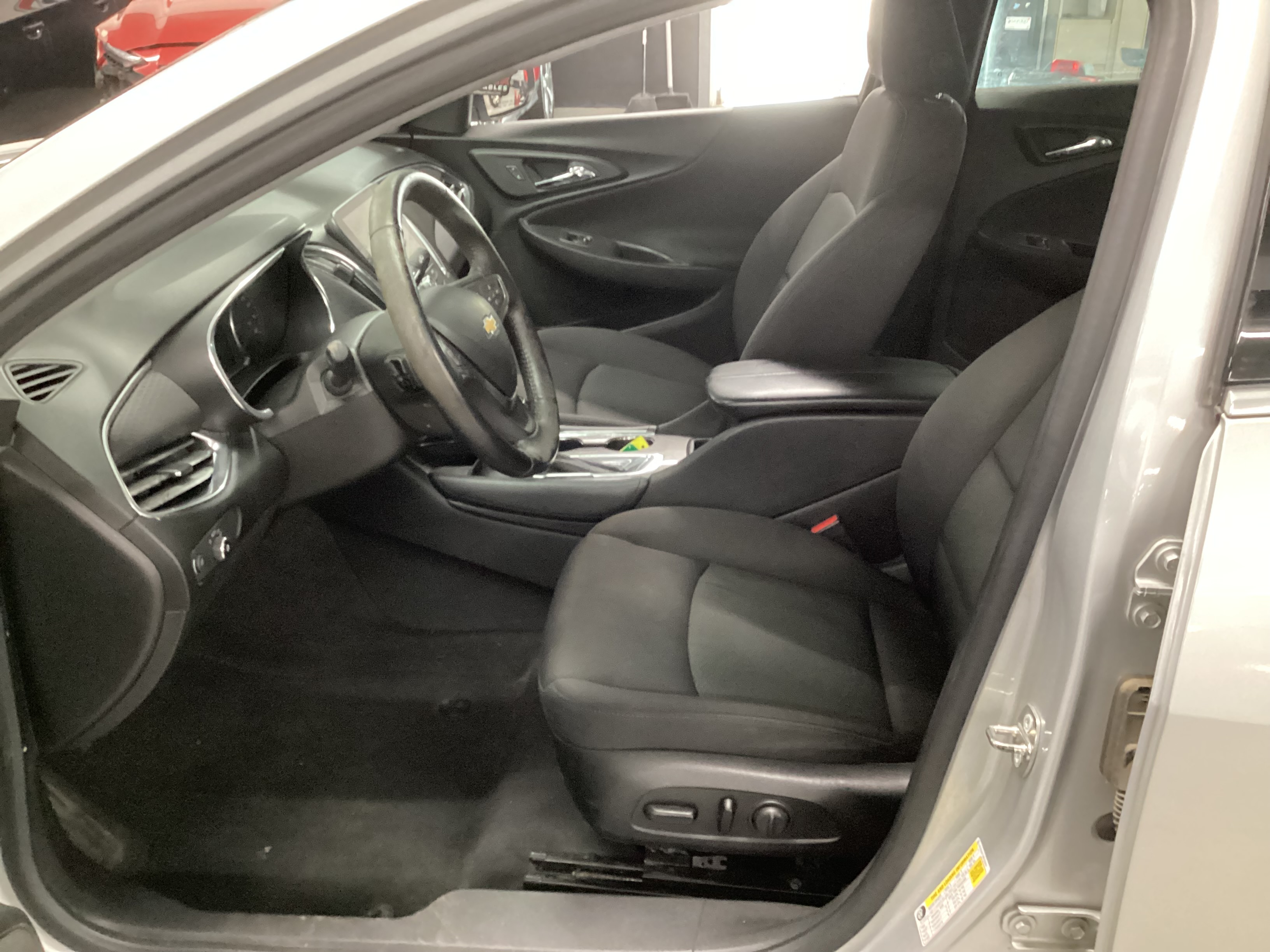 2017 CHEVROLET Malibu 1LT - Image 6