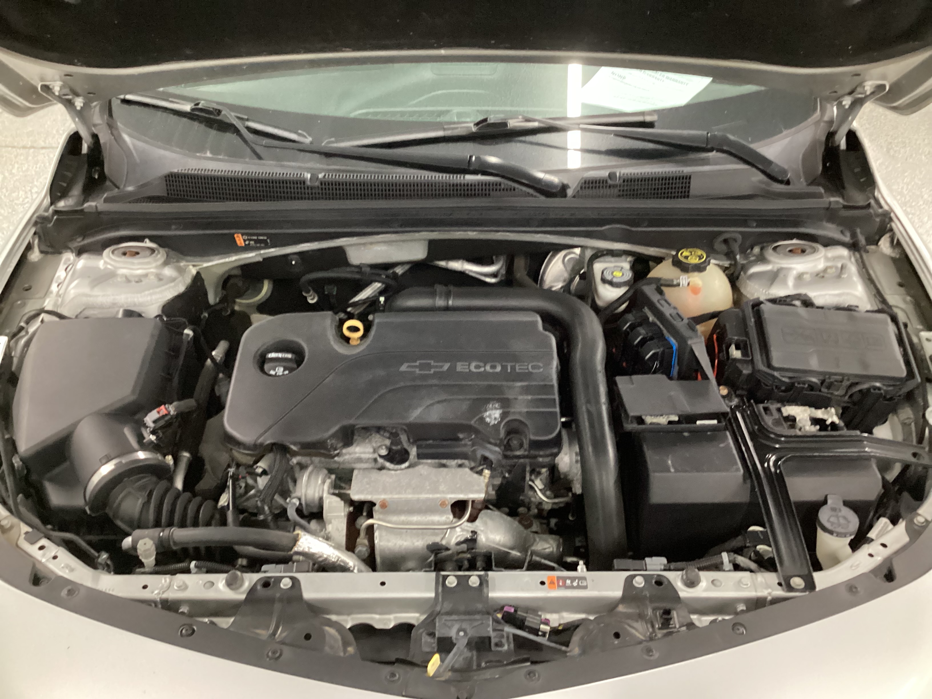 2017 CHEVROLET Malibu 1LT - Image 11