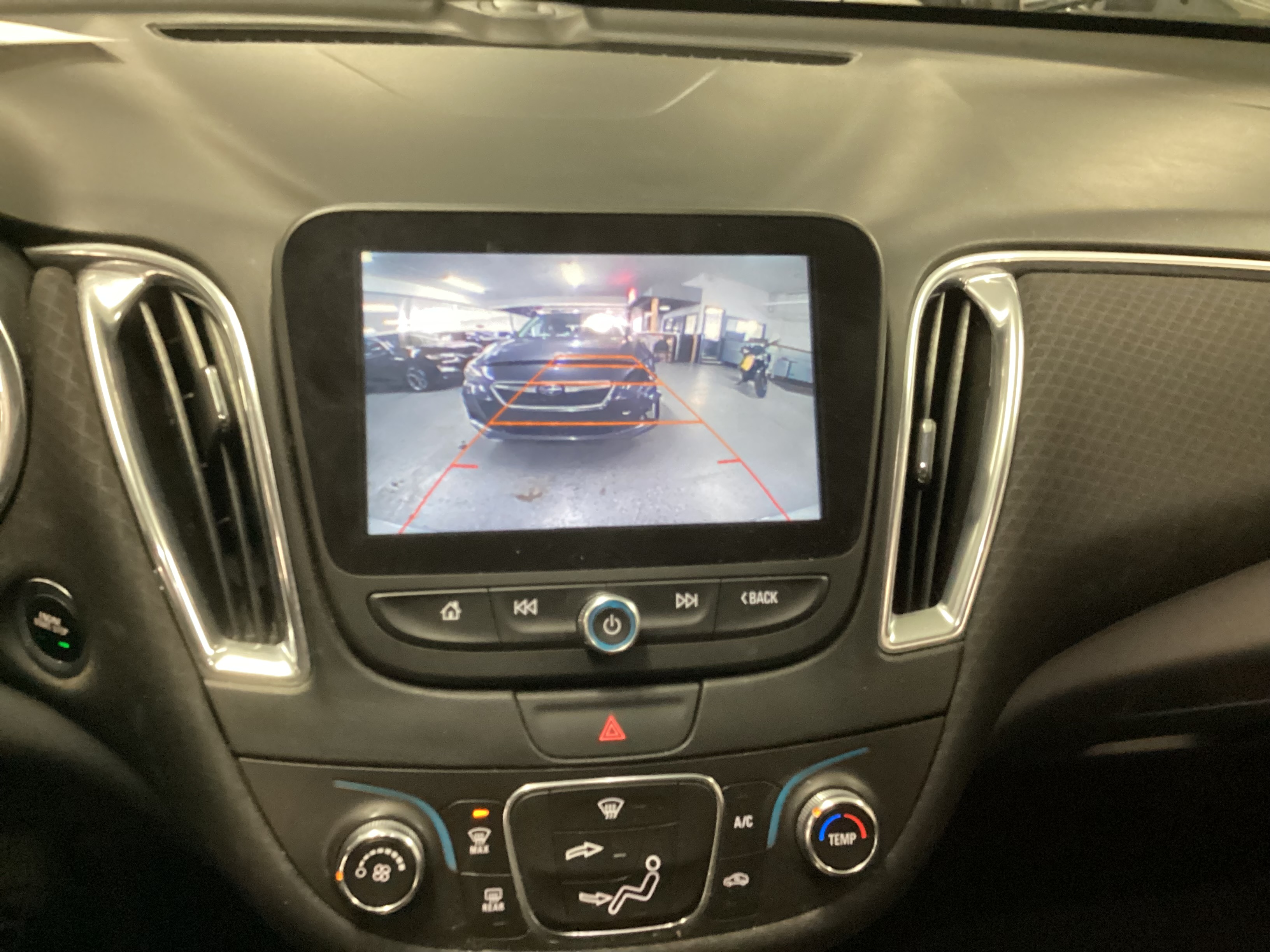 2017 CHEVROLET Malibu 1LT - Image 13