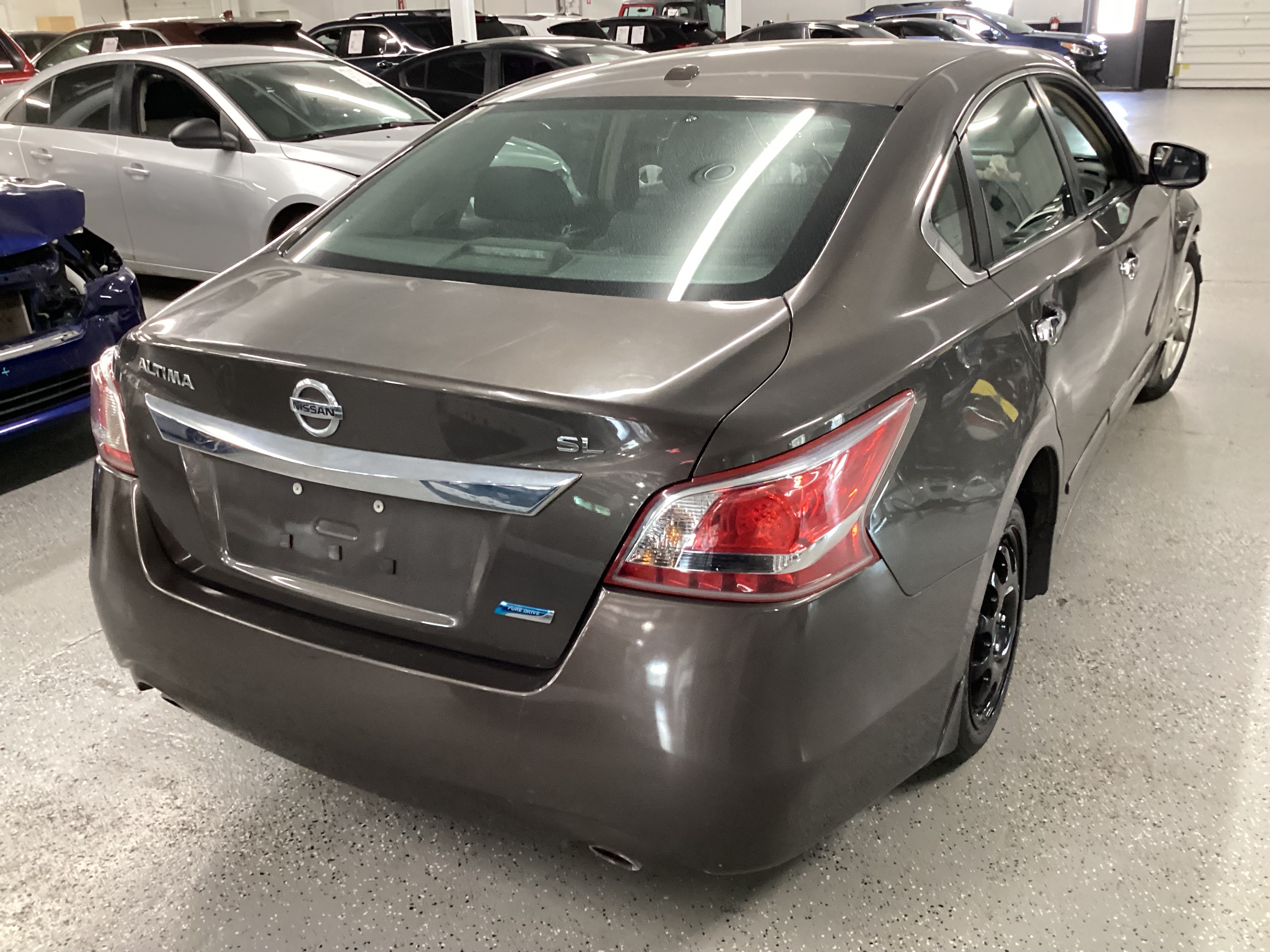 2013 NISSAN Altima SL - Image 3