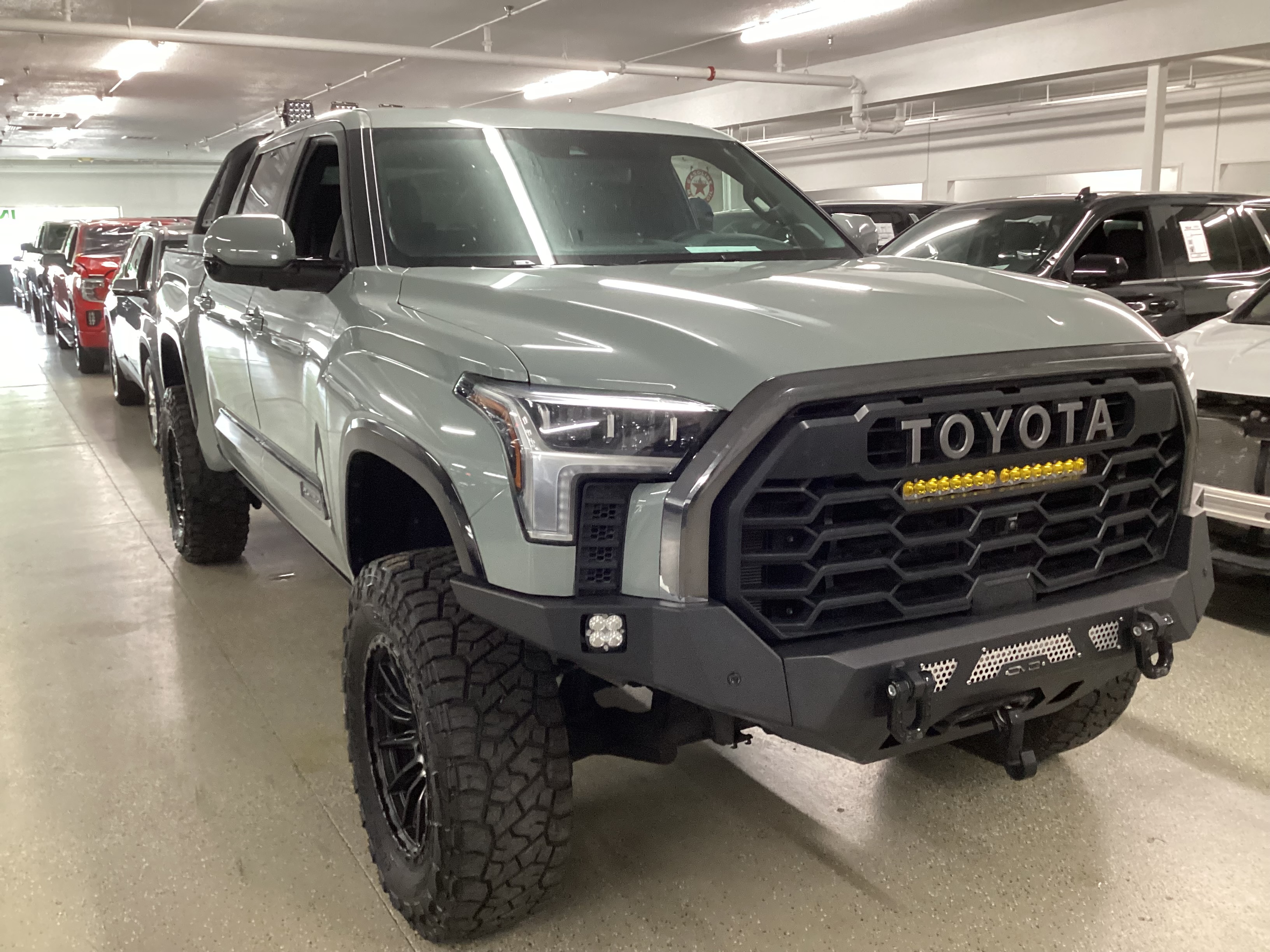 2025 TOYOTA Tundra Platinum CrewMax 4WD - Image 4