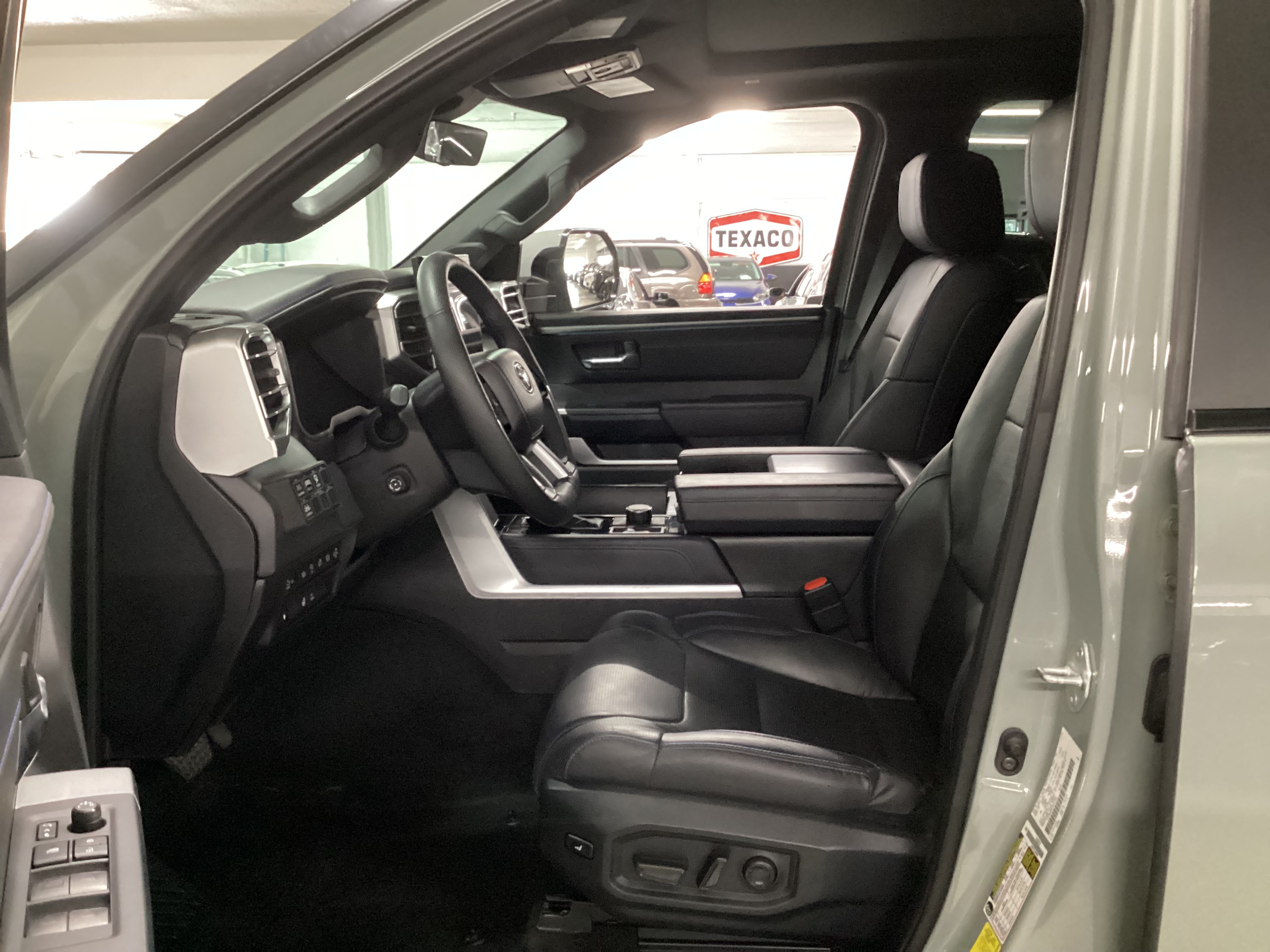 2025 TOYOTA Tundra Platinum CrewMax 4WD - Image 5