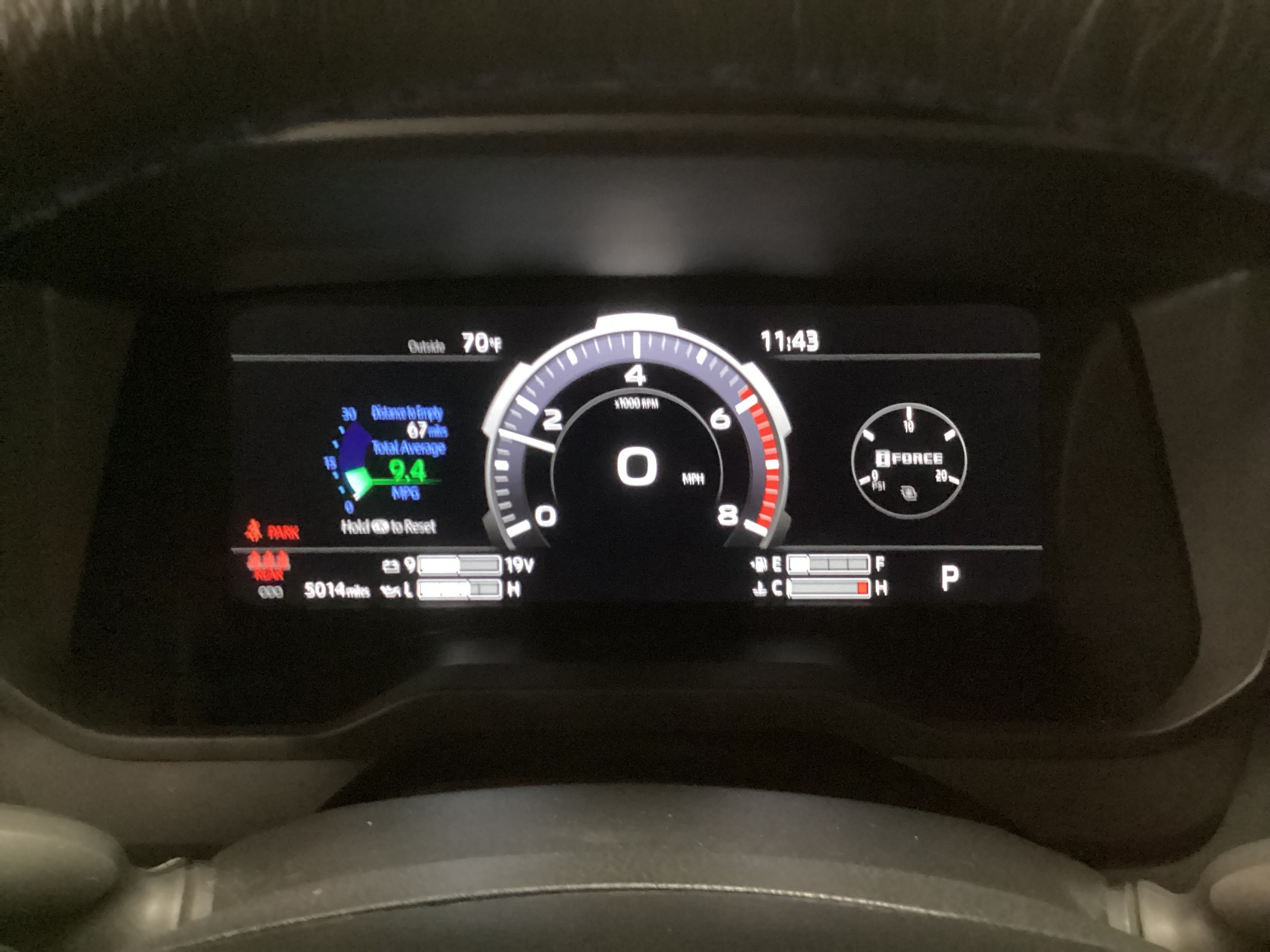 2025 TOYOTA Tundra Platinum CrewMax 4WD - Image 11