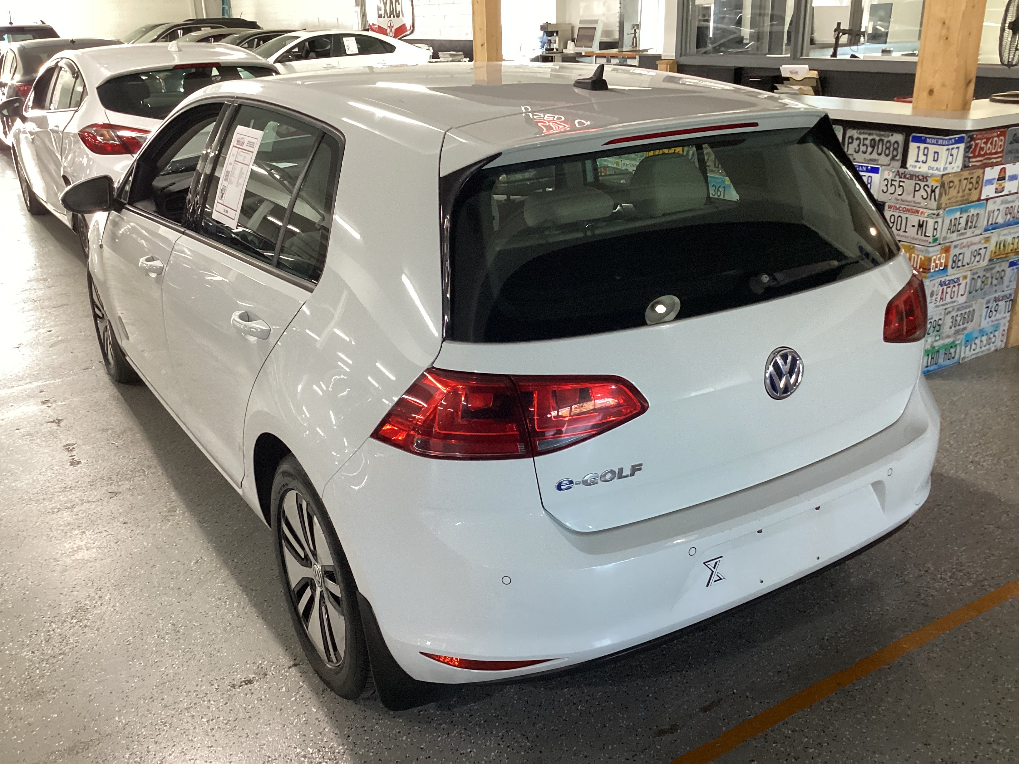 2015 VOLKSWAGEN e-Golf SEL Premium - Image 2