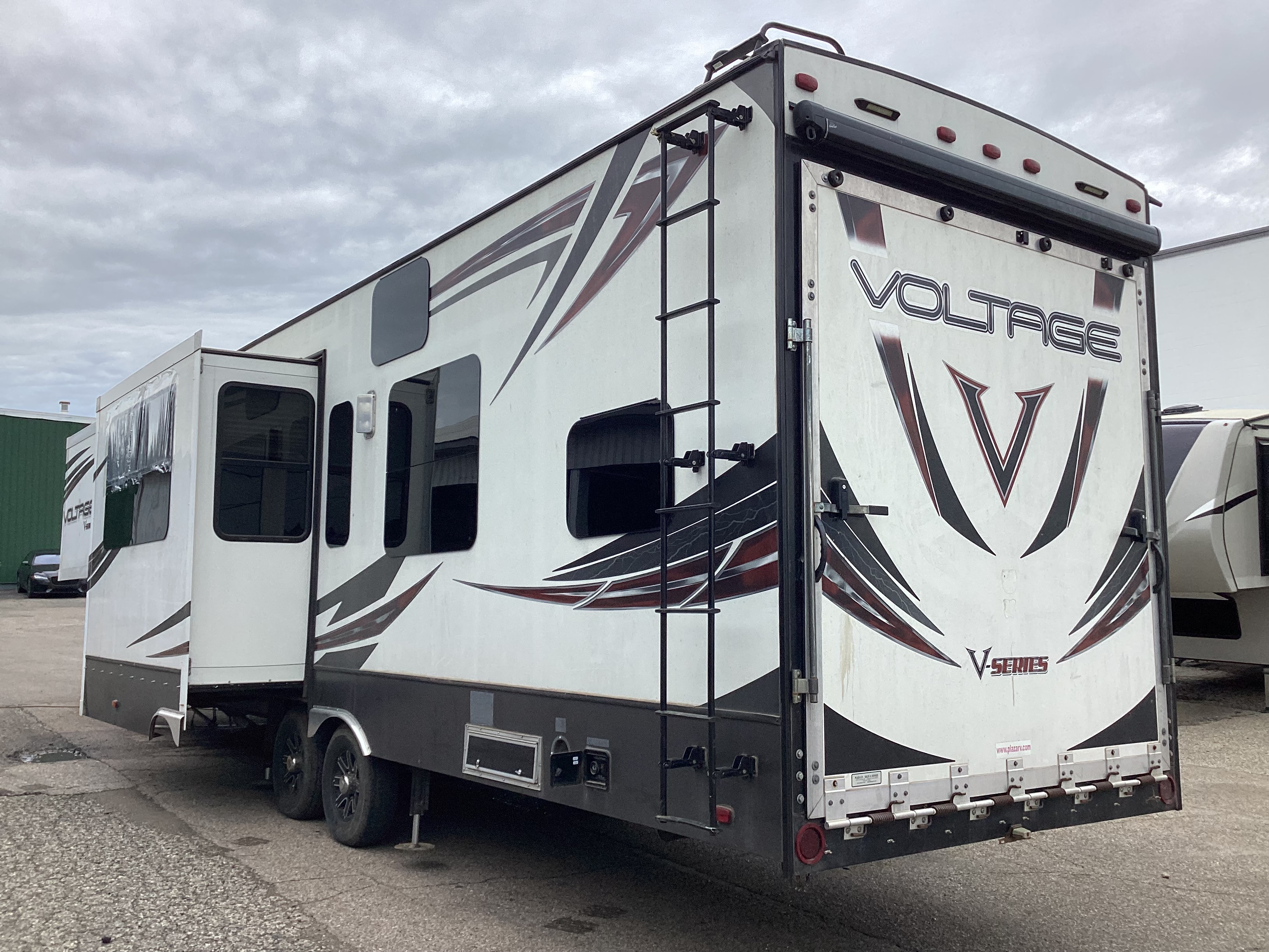 2016 DUTCHMAN Voltage V3305 - Image 2