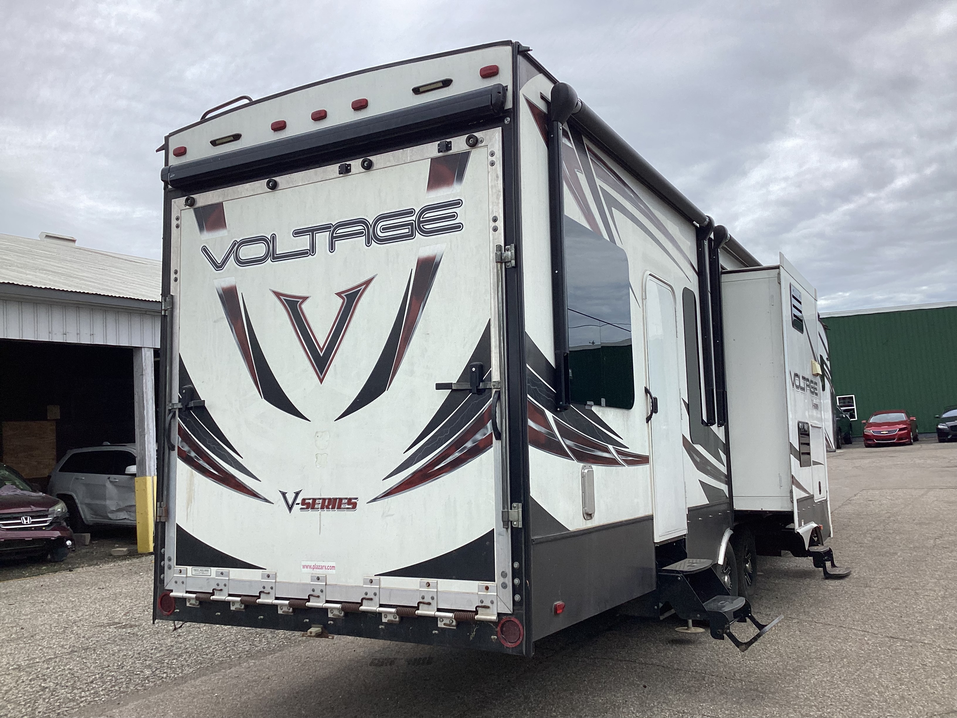 2016 DUTCHMAN Voltage V3305 - Image 3