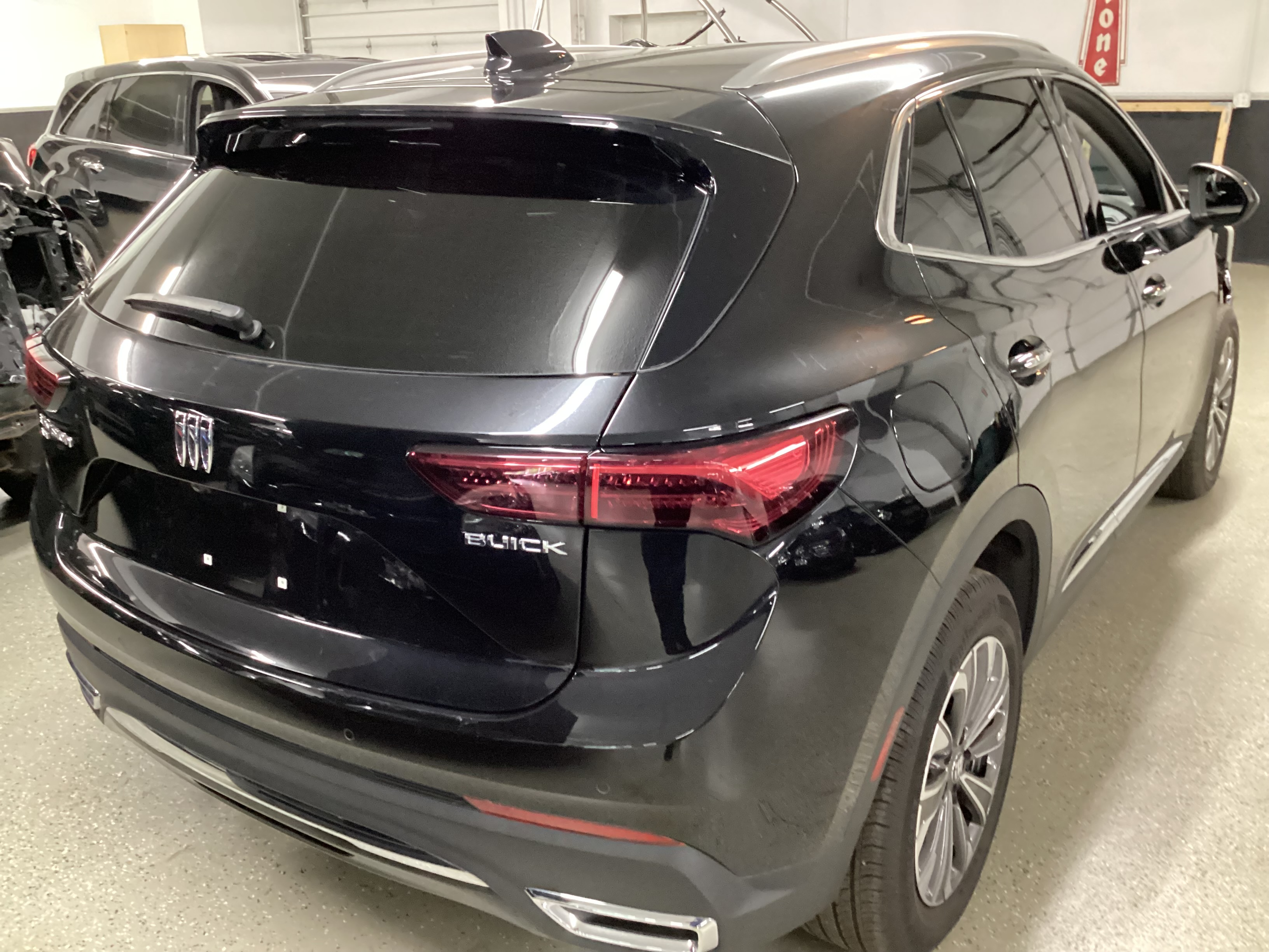 2024 BUICK Envision Preferred AWD - Image 3