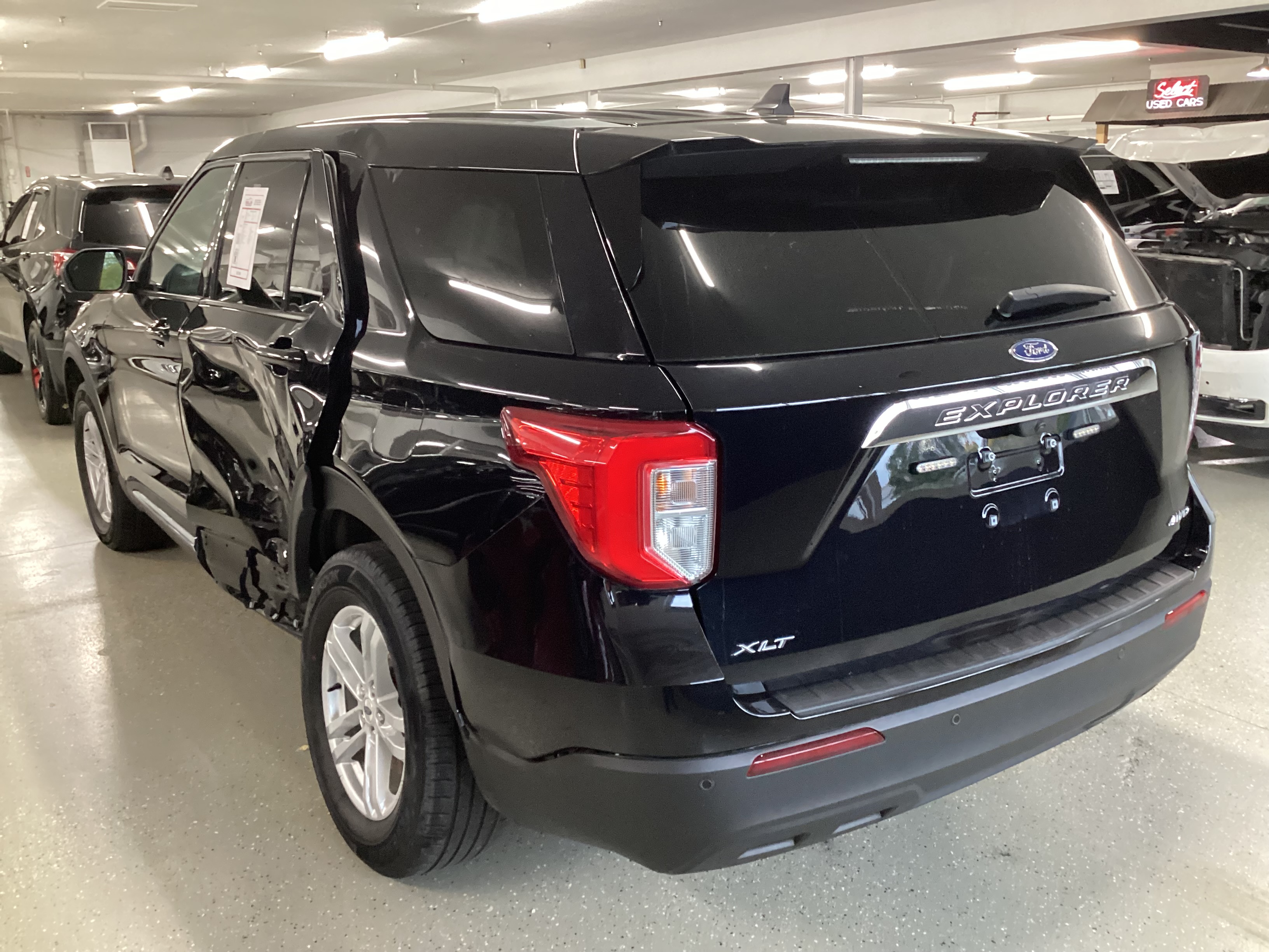 2024 FORD Explorer XLT 4WD - Image 2