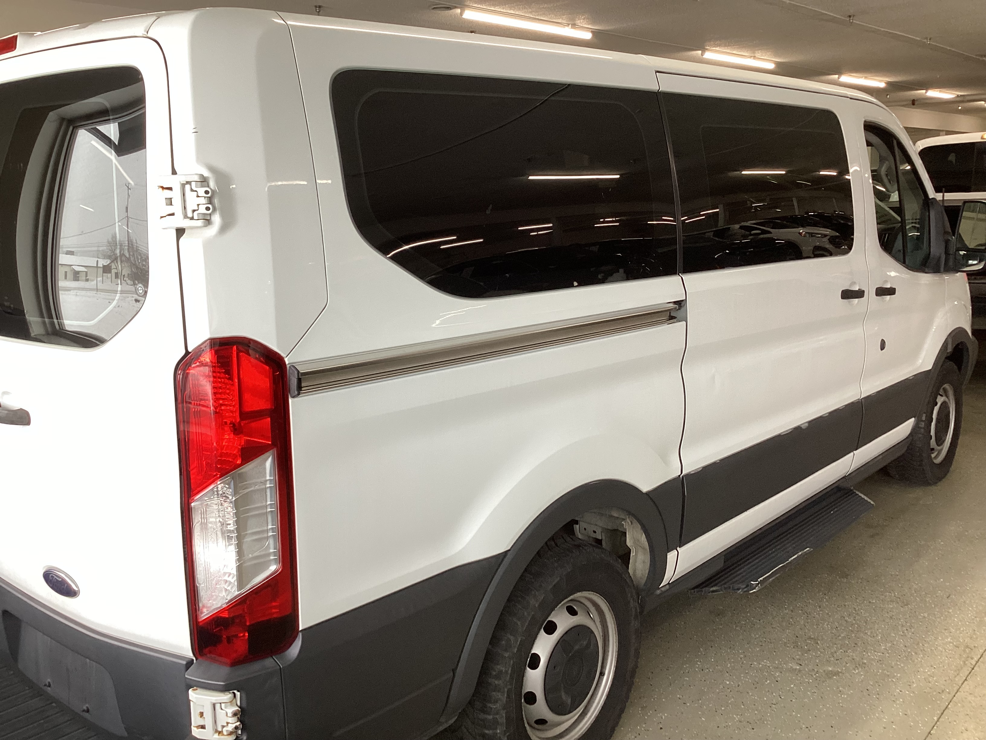 2018 FORD Transit 150 Low Roof XL - Image 3