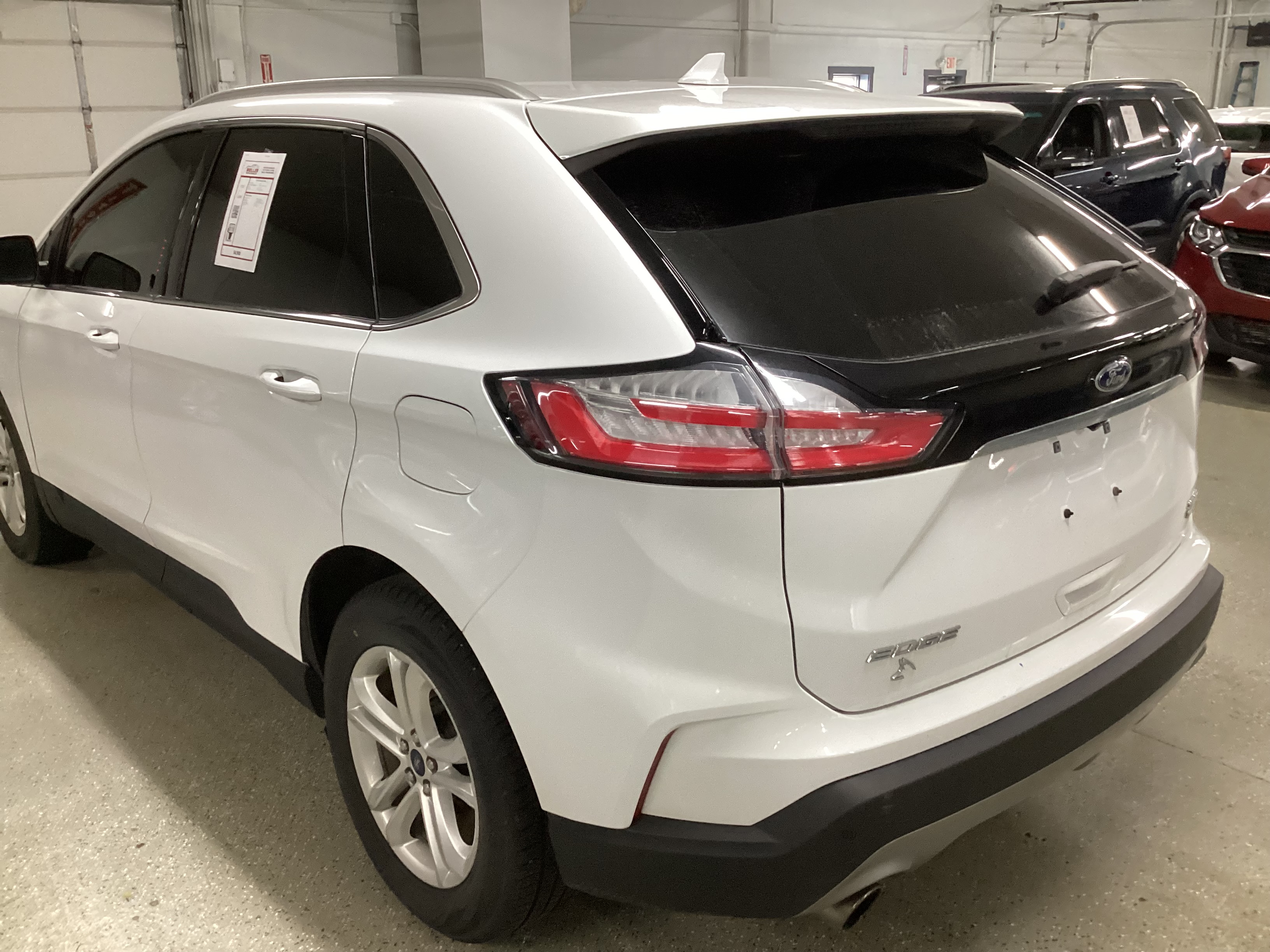 2019 FORD Edge SEL AWD - Image 2