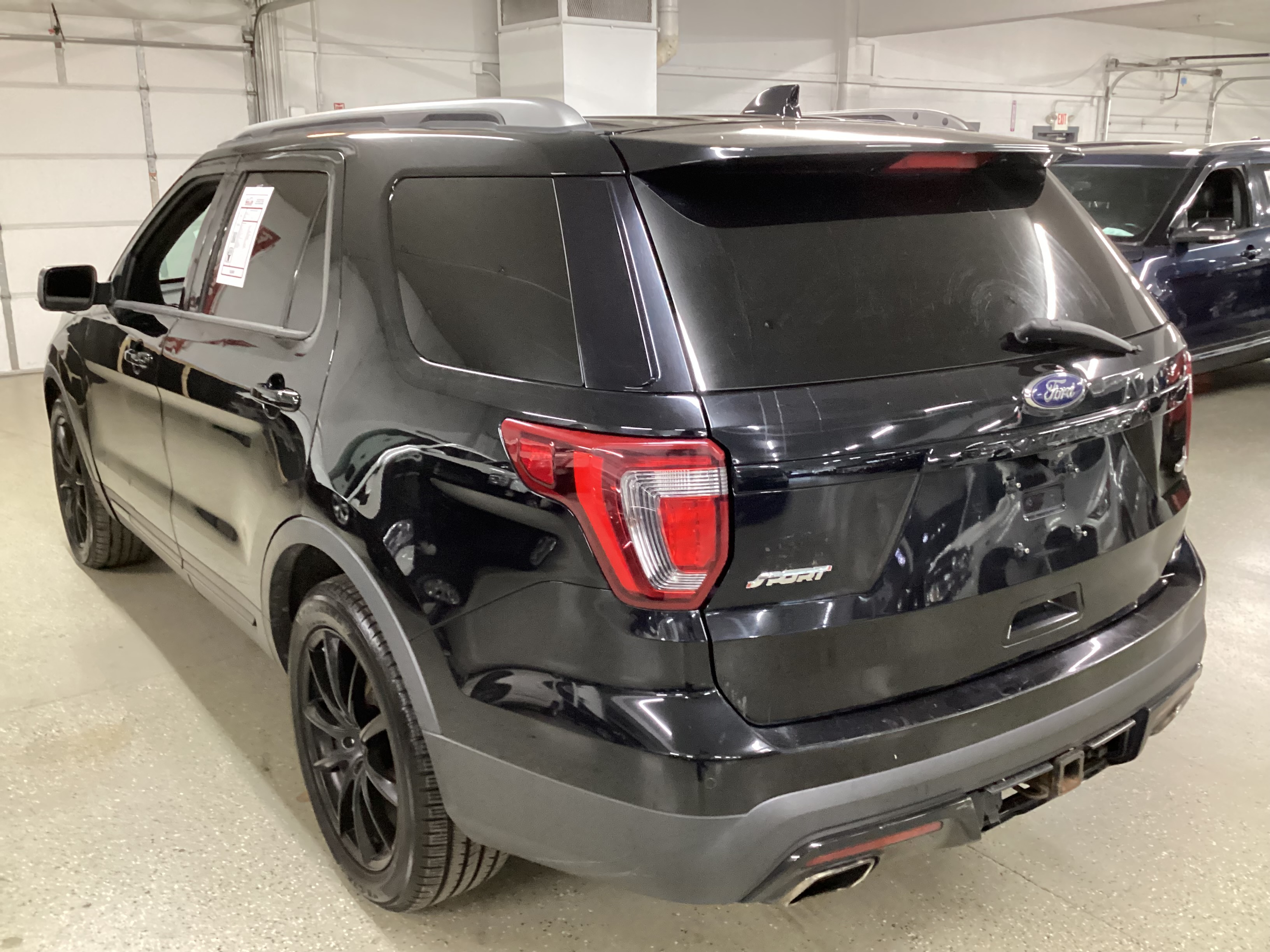 2016 FORD Explorer Sport 4WD - Image 2