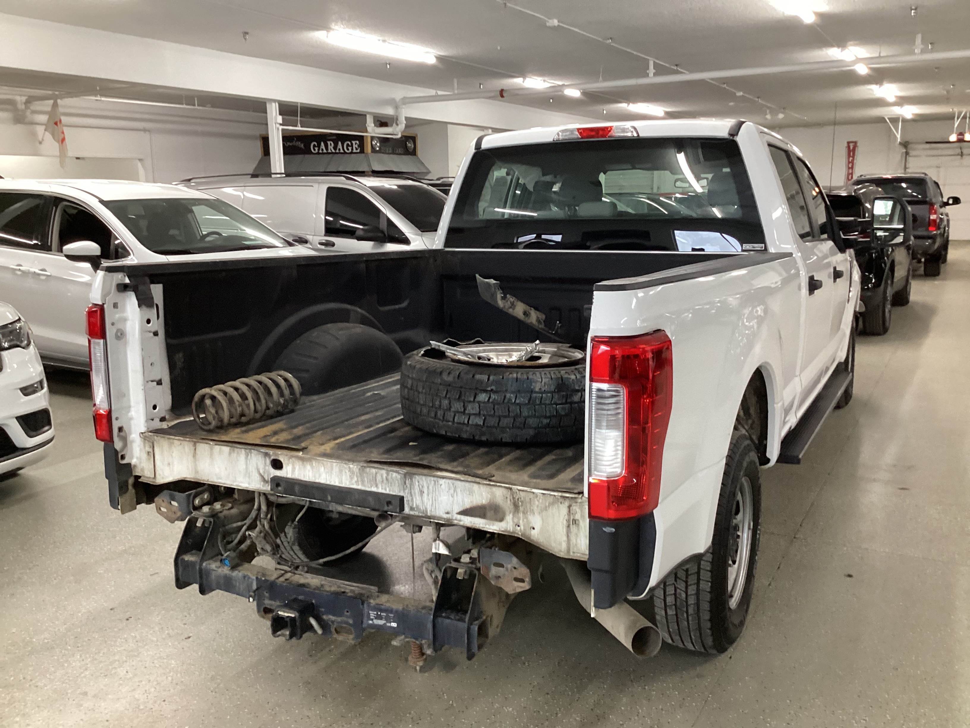 2019 FORD F-250 Super Duty XL Crew Cab - Image 3