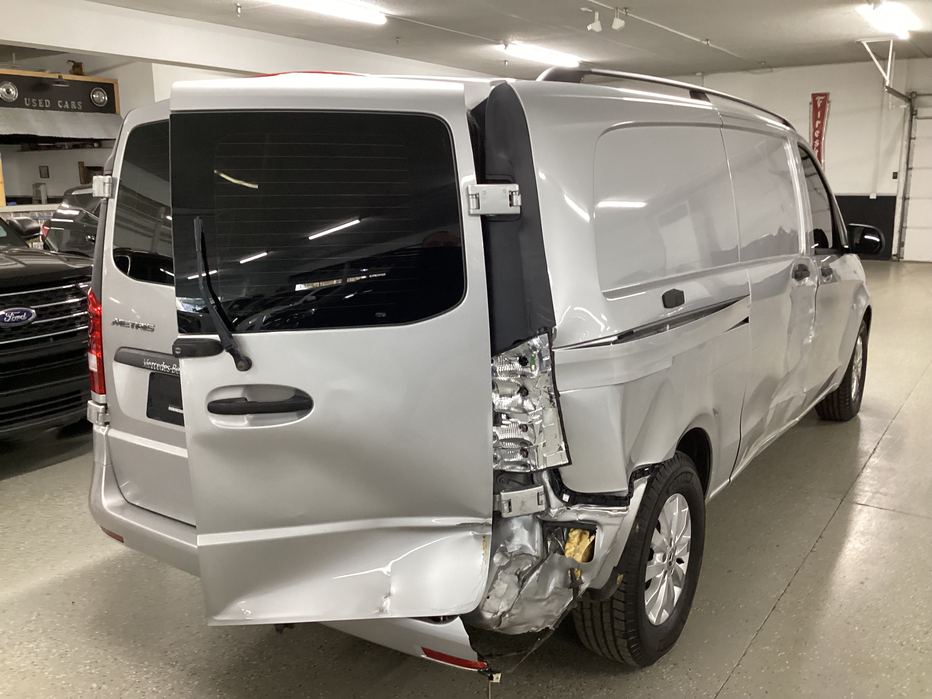 2022 MERCEDES-BENZ Metris Standard Roof 135" Cargo Van - Image 3