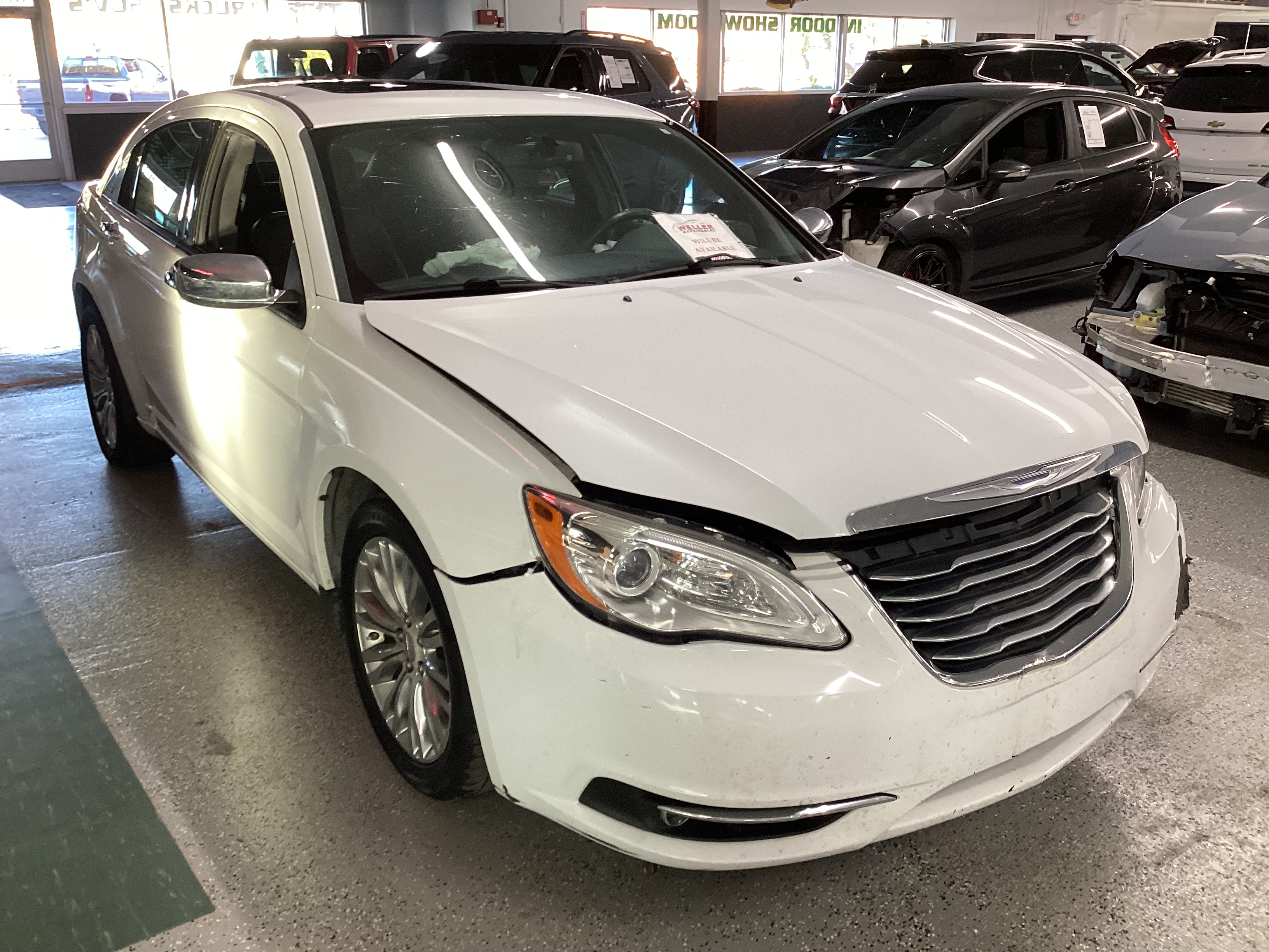 2012 CHRYSLER 200 Limited - Image 4