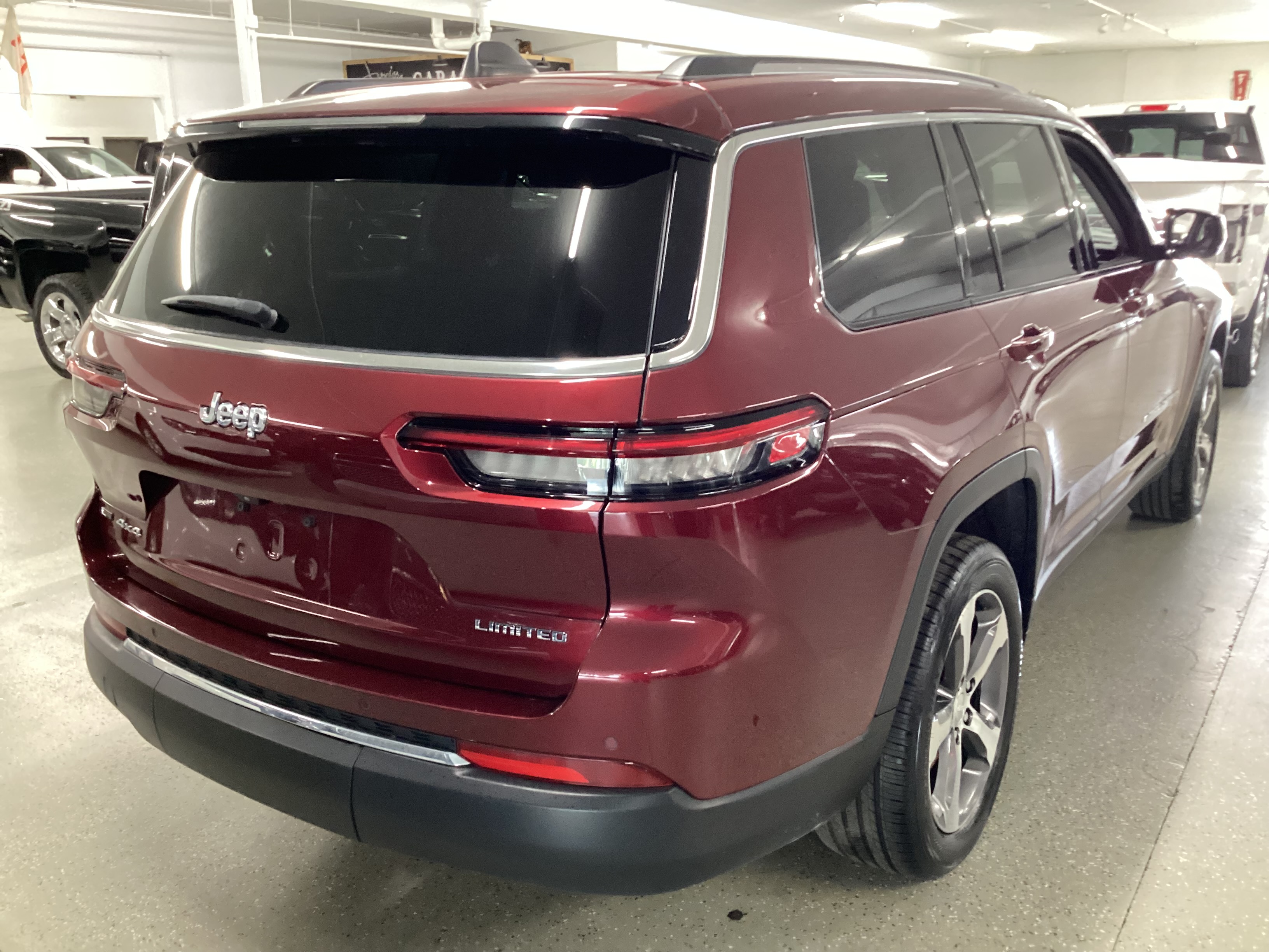 2023 JEEP Grand Cherokee L Limited 4WD - Image 3
