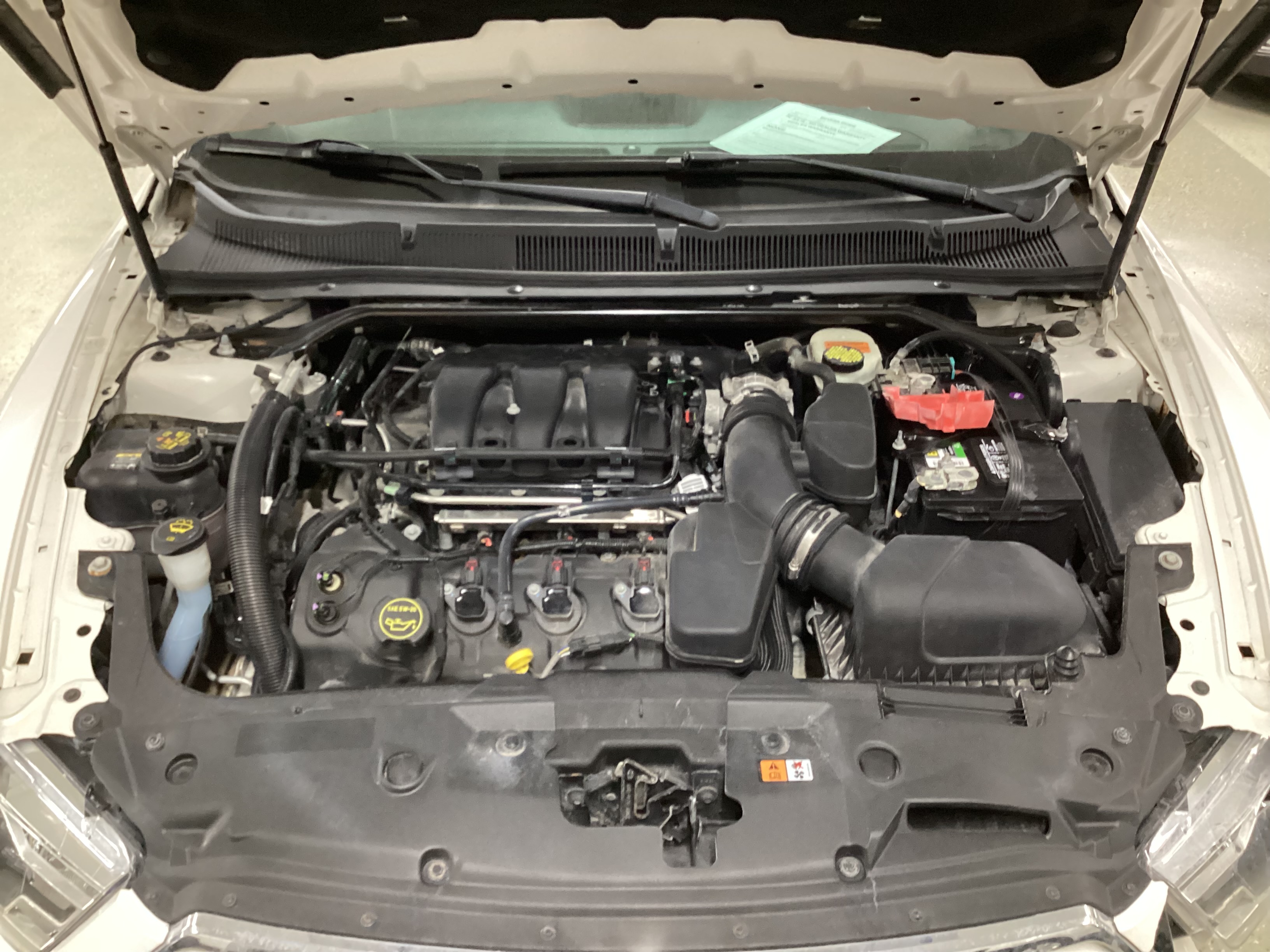 2016 FORD Taurus Limited AWD - Image 6