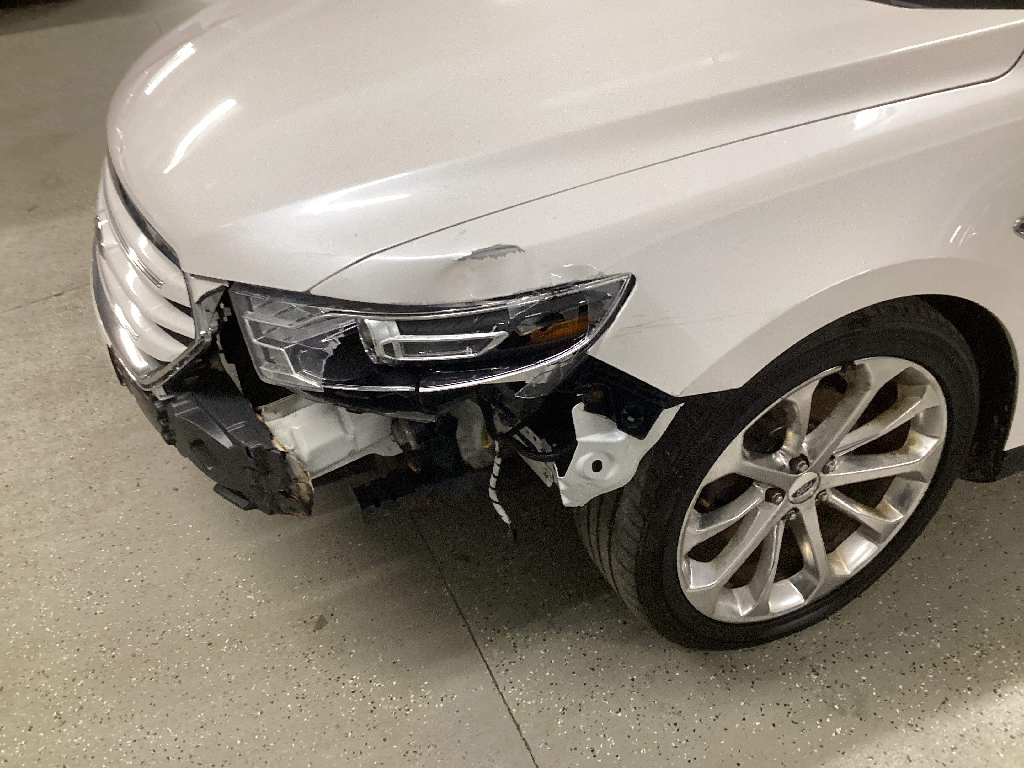 2016 FORD Taurus Limited AWD - Image 7