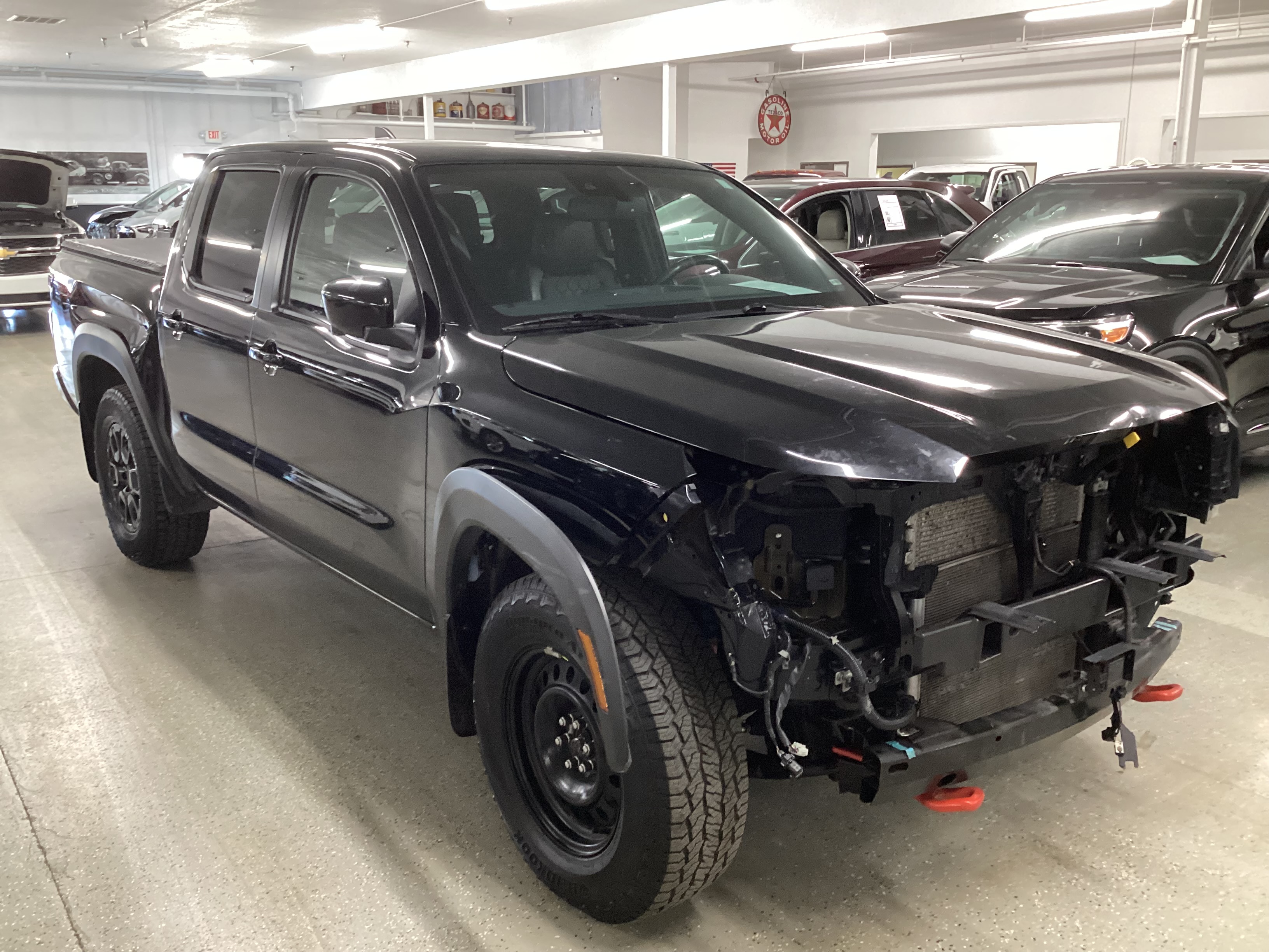 2022 NISSAN Frontier Crew Cab 4WD PRO-4X - Image 4