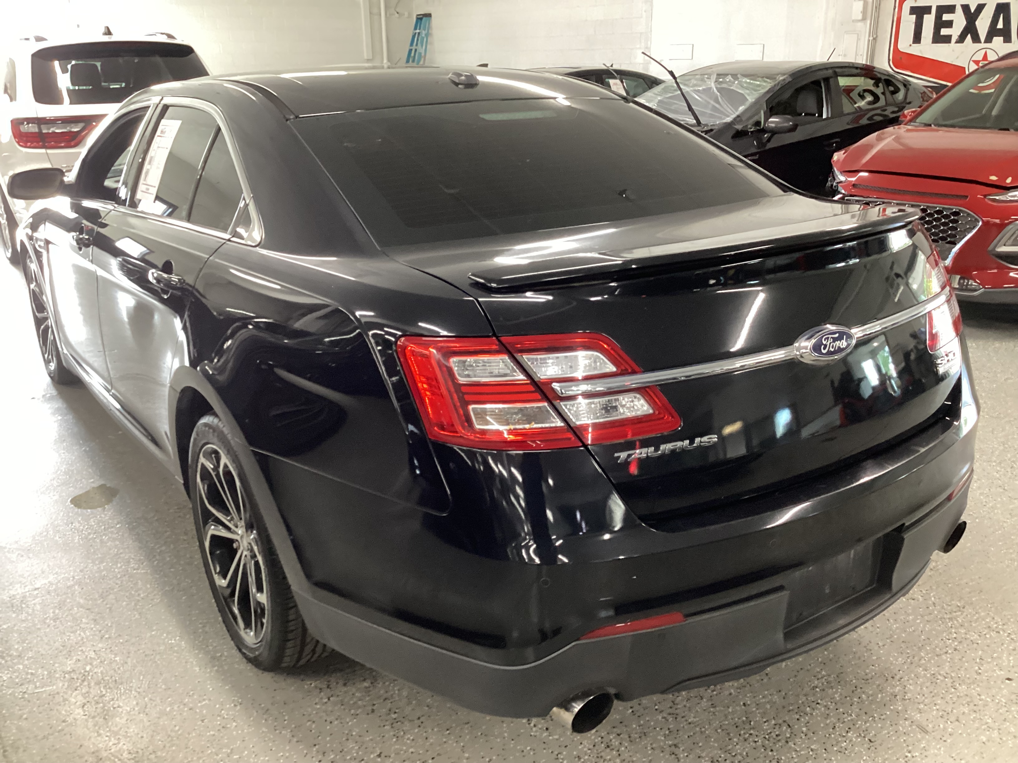 2014 FORD Taurus SHO AWD - Image 2
