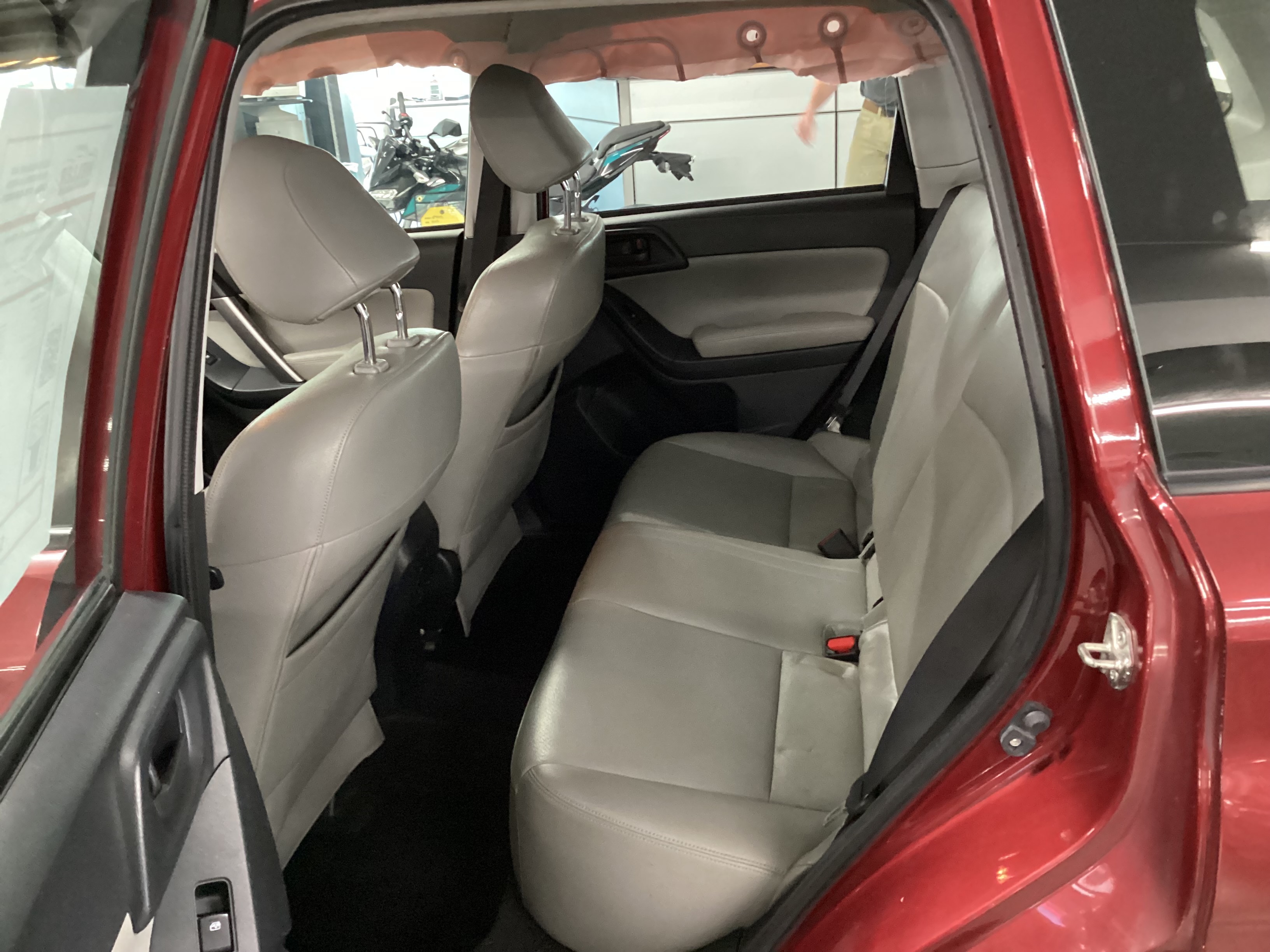 2017 SUBARU Forester Base AWD - Image 8