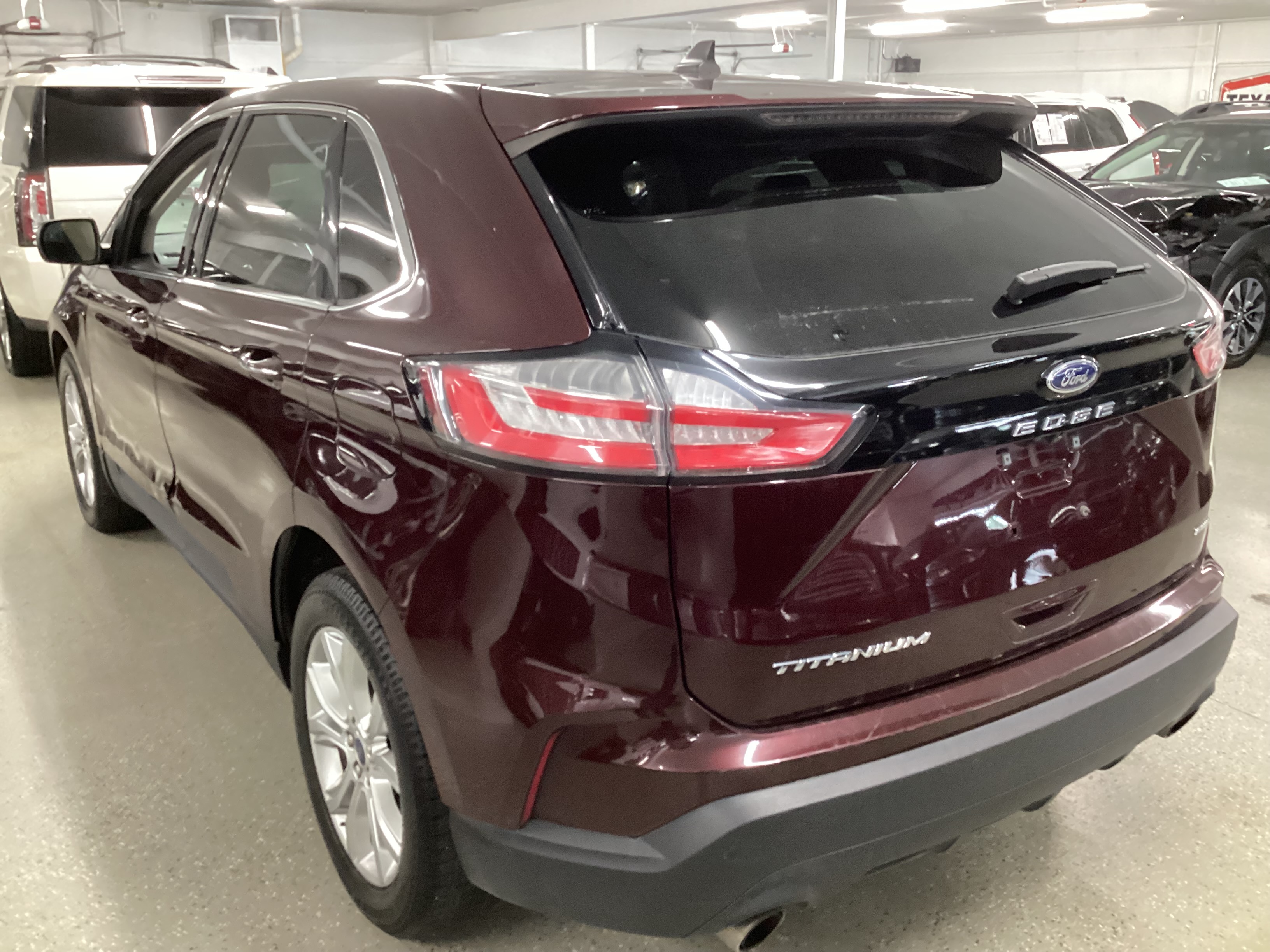 2021 FORD Edge Titanium AWD - Image 2