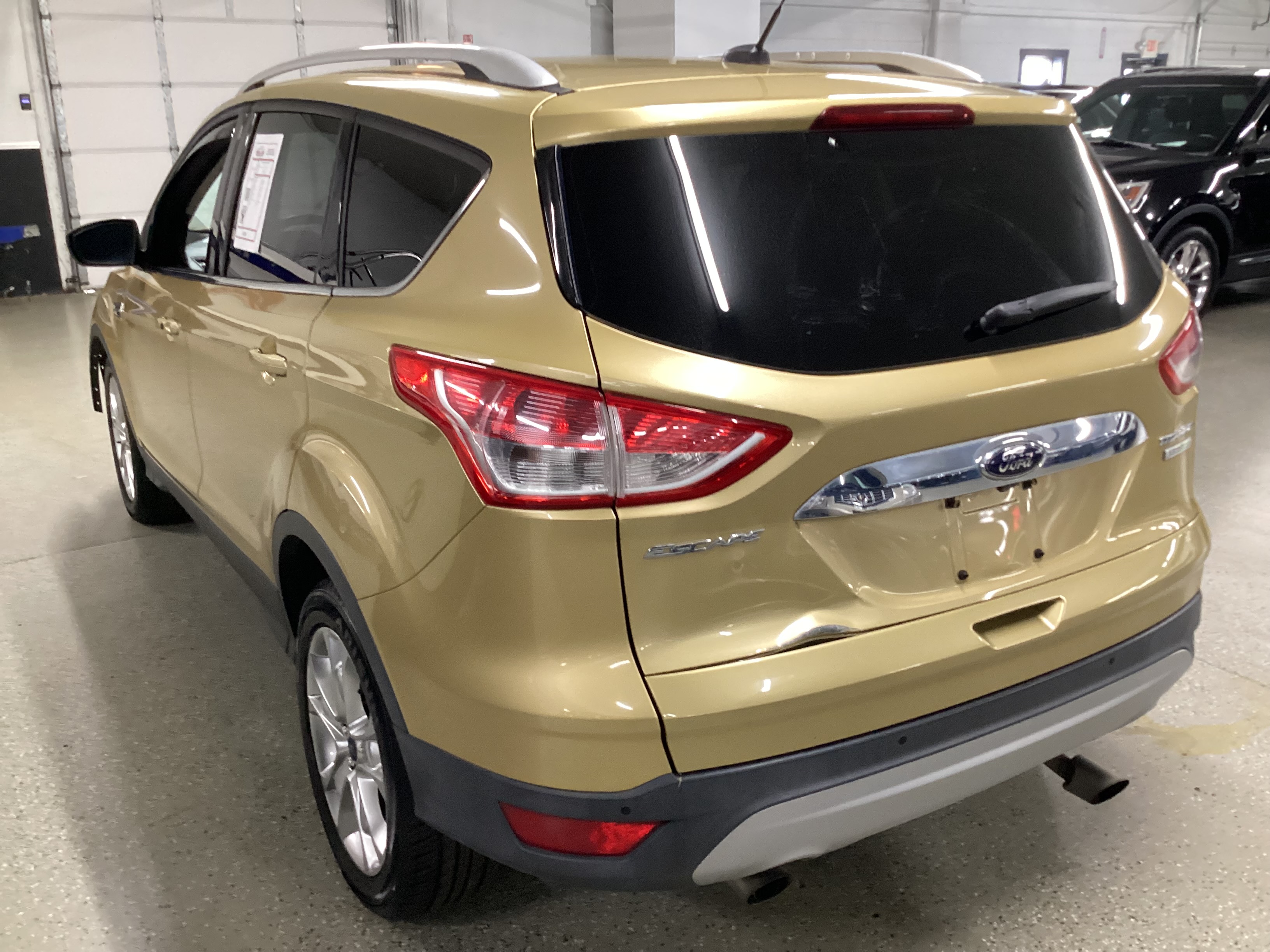 2014 FORD Escape Titanium - Image 2