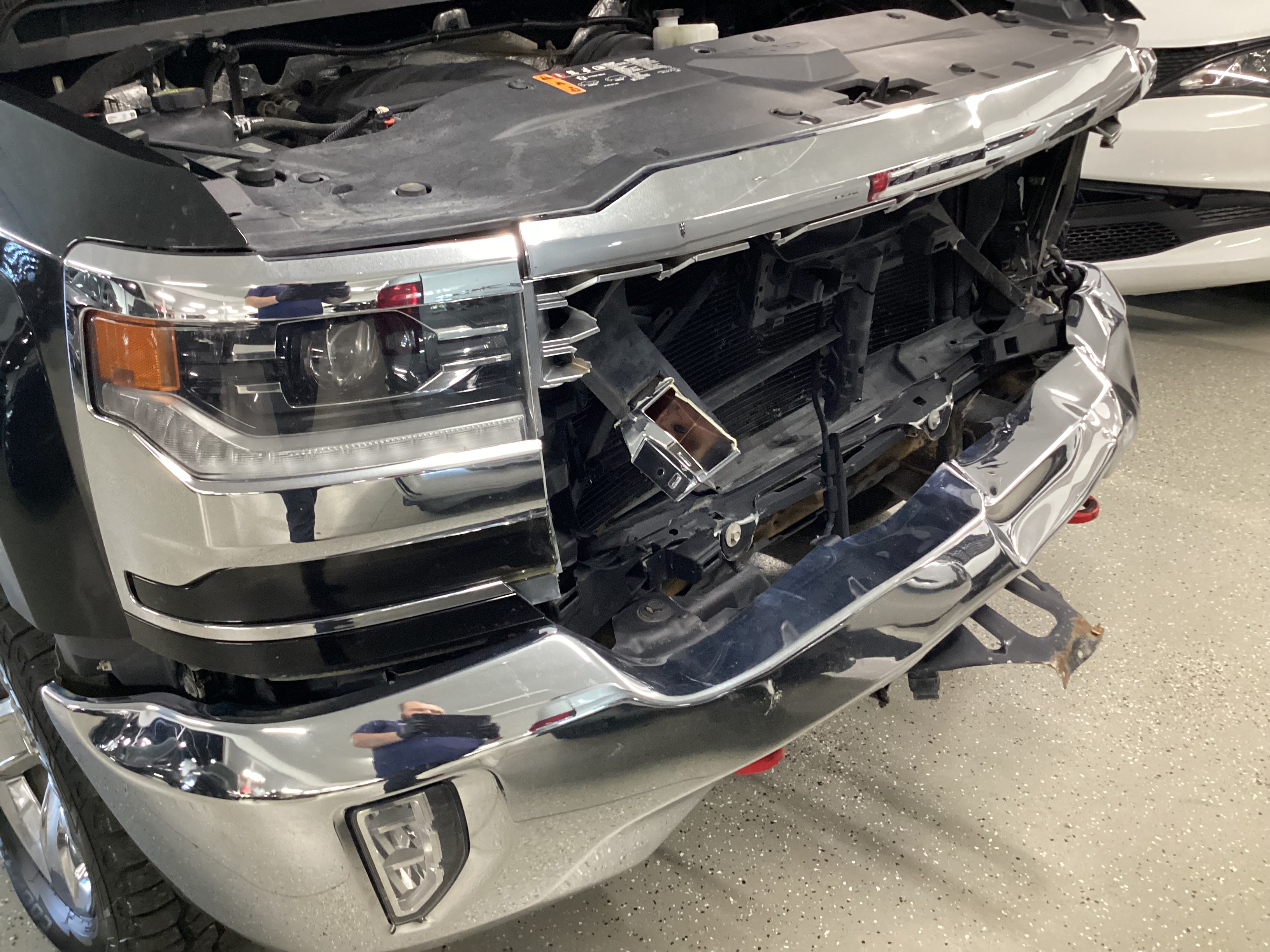 2018 CHEVROLET Silverado 4WD Double Cab LTZ - Image 13