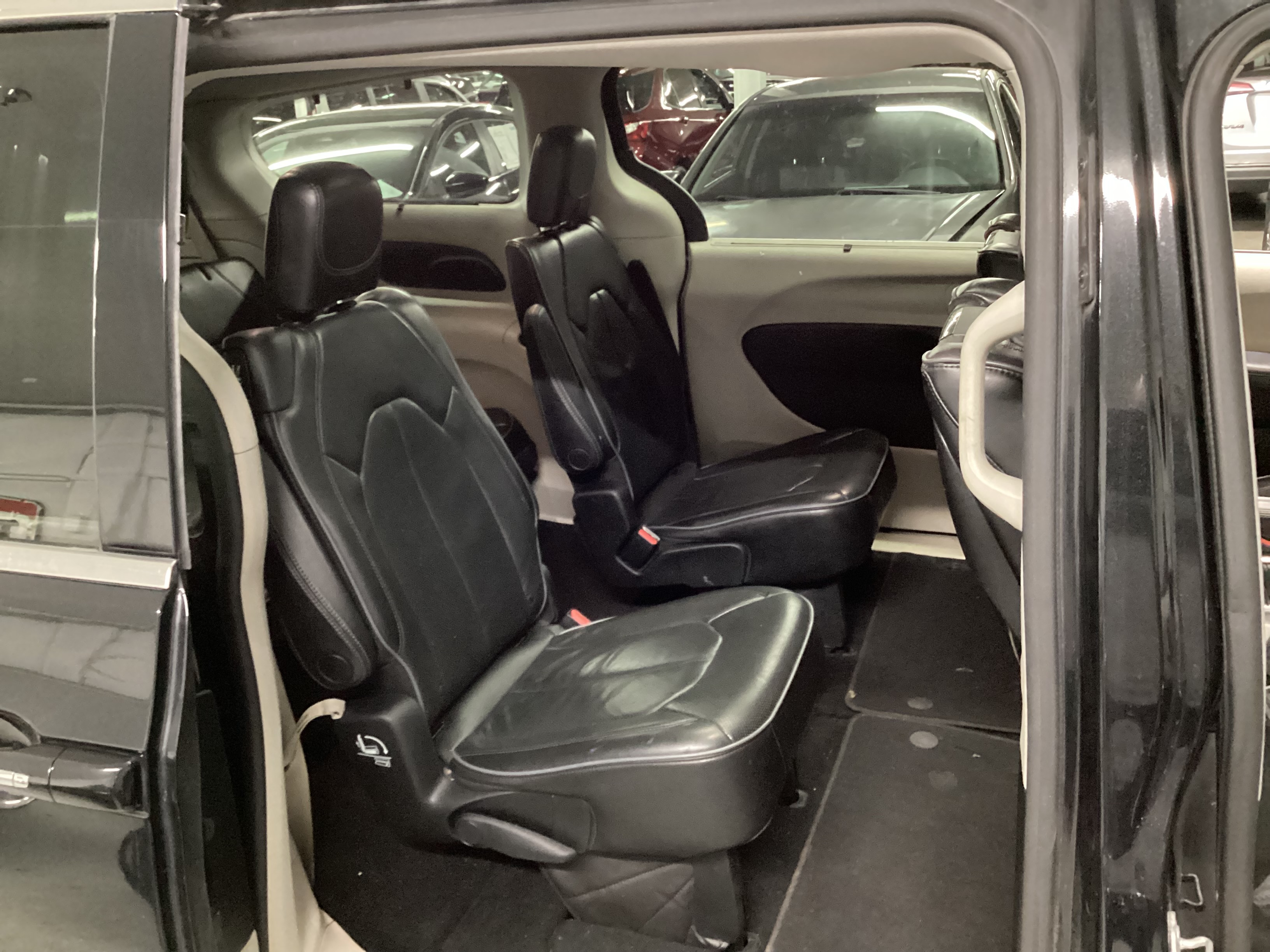 2018 CHRYSLER Pacifica Limited - Image 11