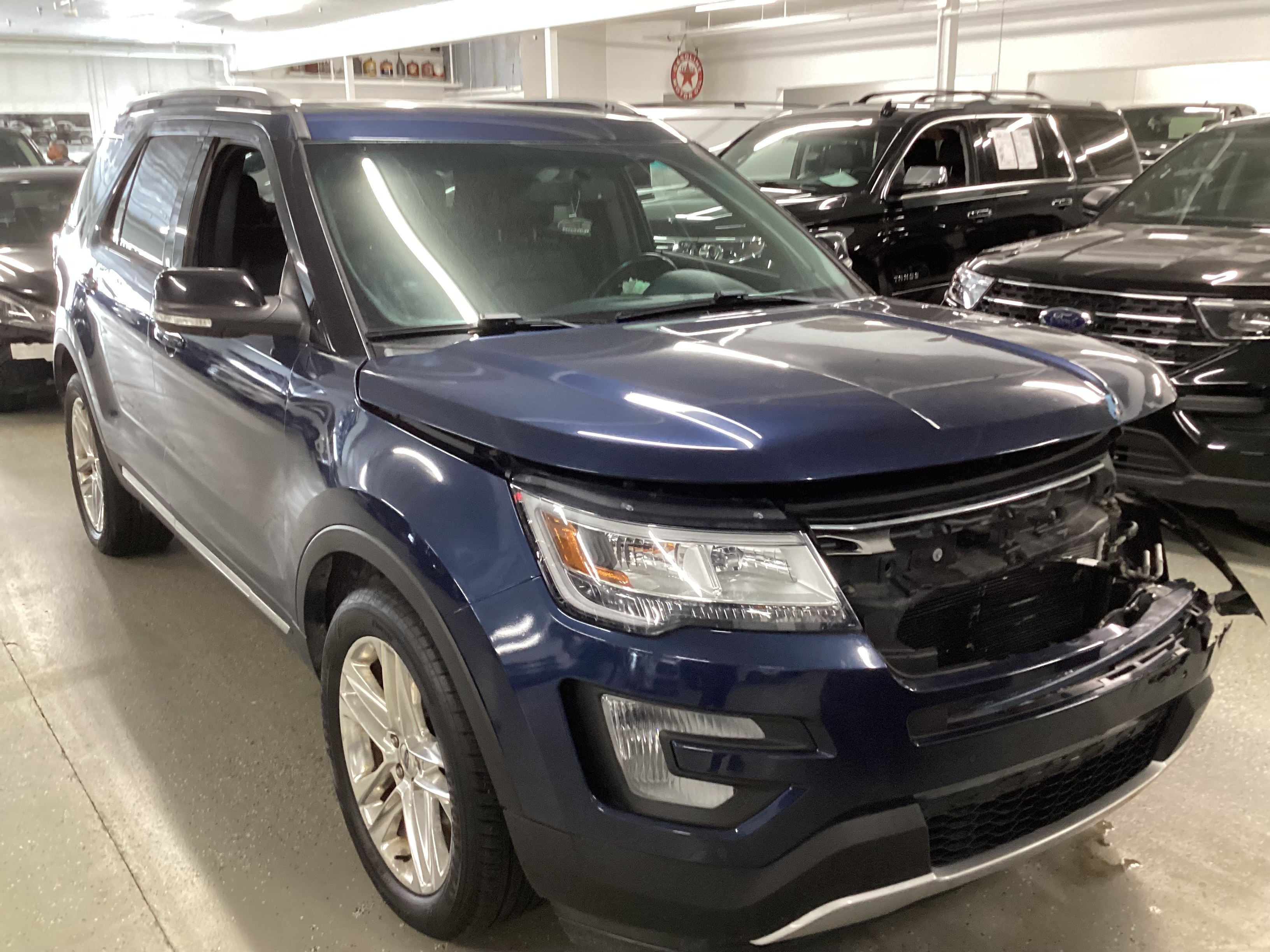 2016 FORD Explorer XLT 4WD - Image 4