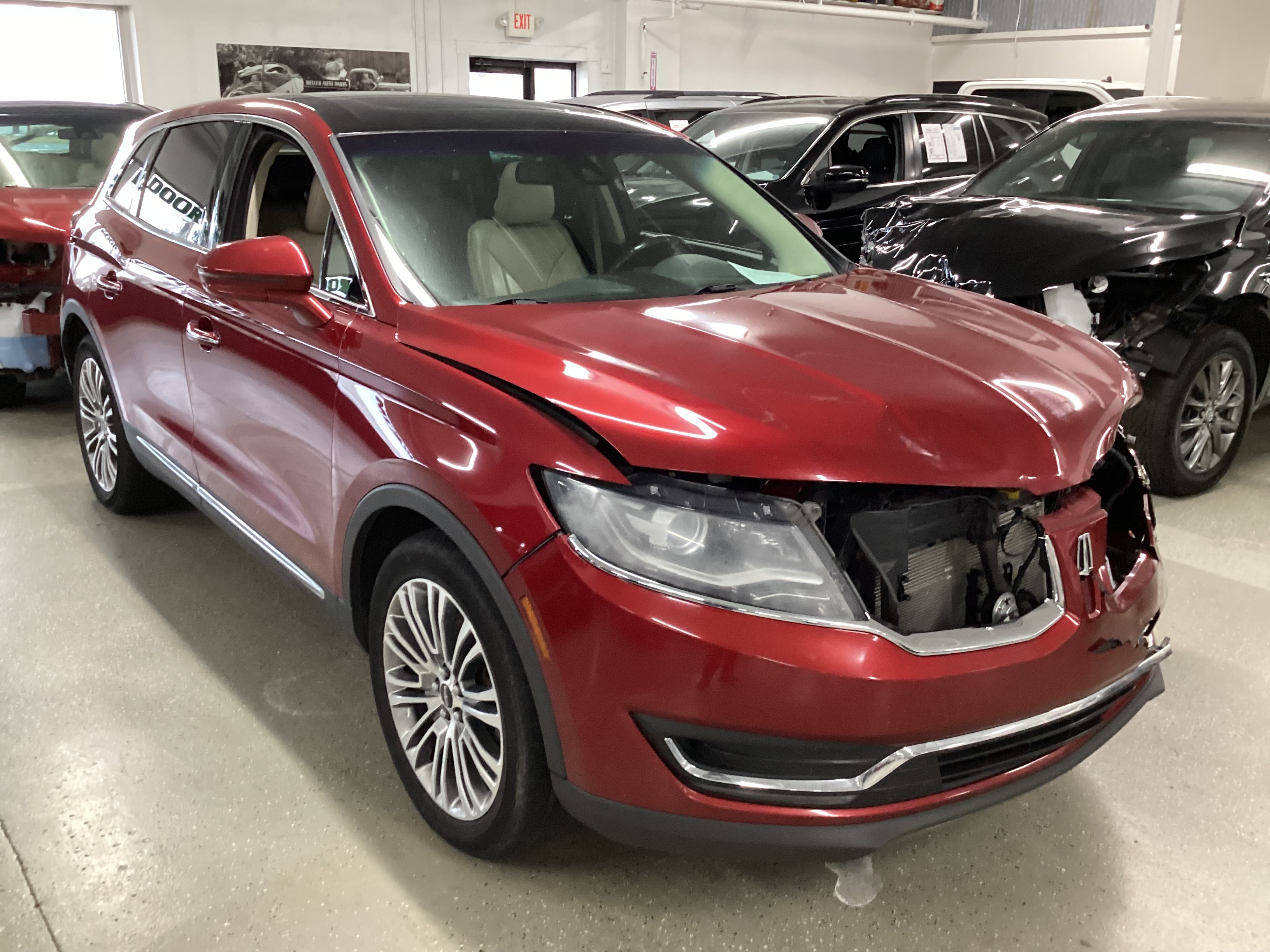 2017 LINCOLN MKX Reserve AWD - Image 4