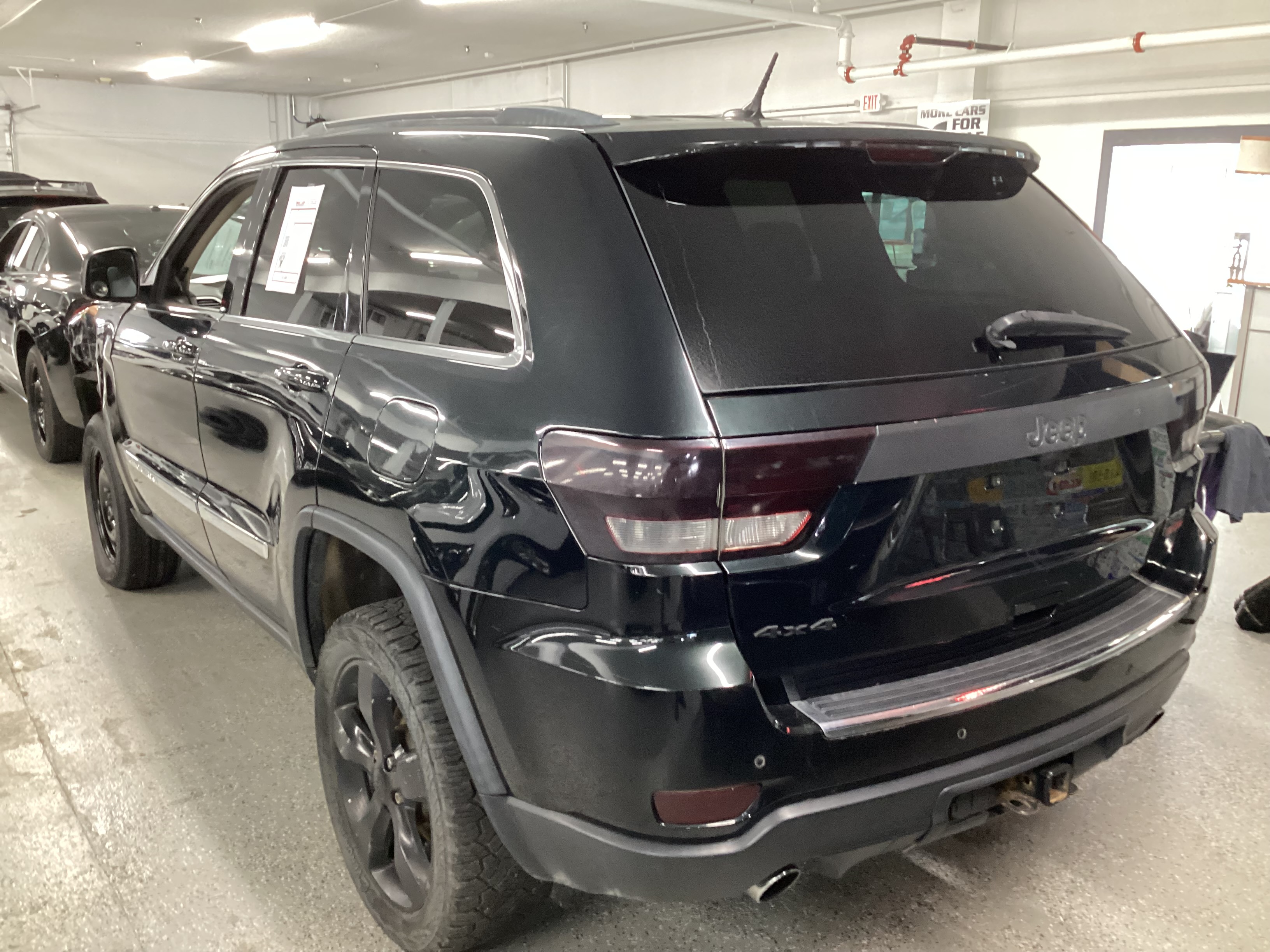 2012 JEEP Grand Cherokee Overland 4WD - Image 2