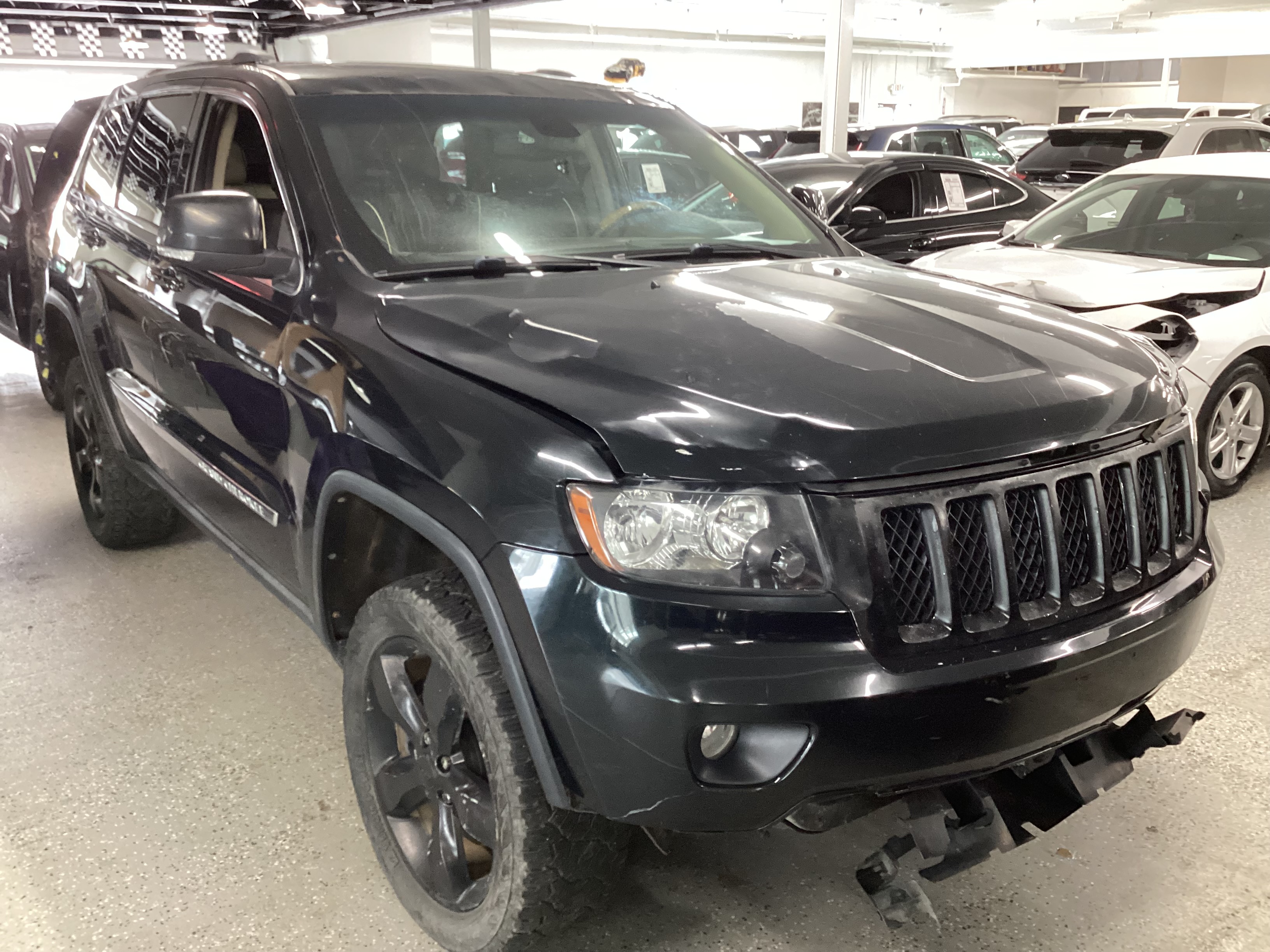 2012 JEEP Grand Cherokee Overland 4WD - Image 4