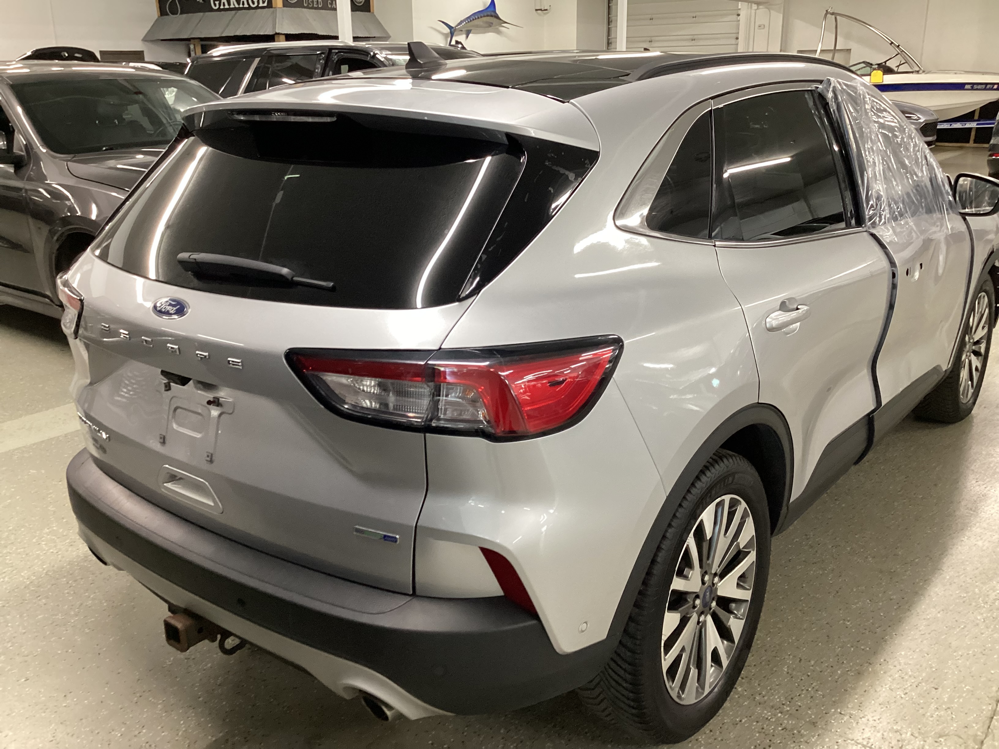 2020 FORD Escape Titanium 4WD - Image 3